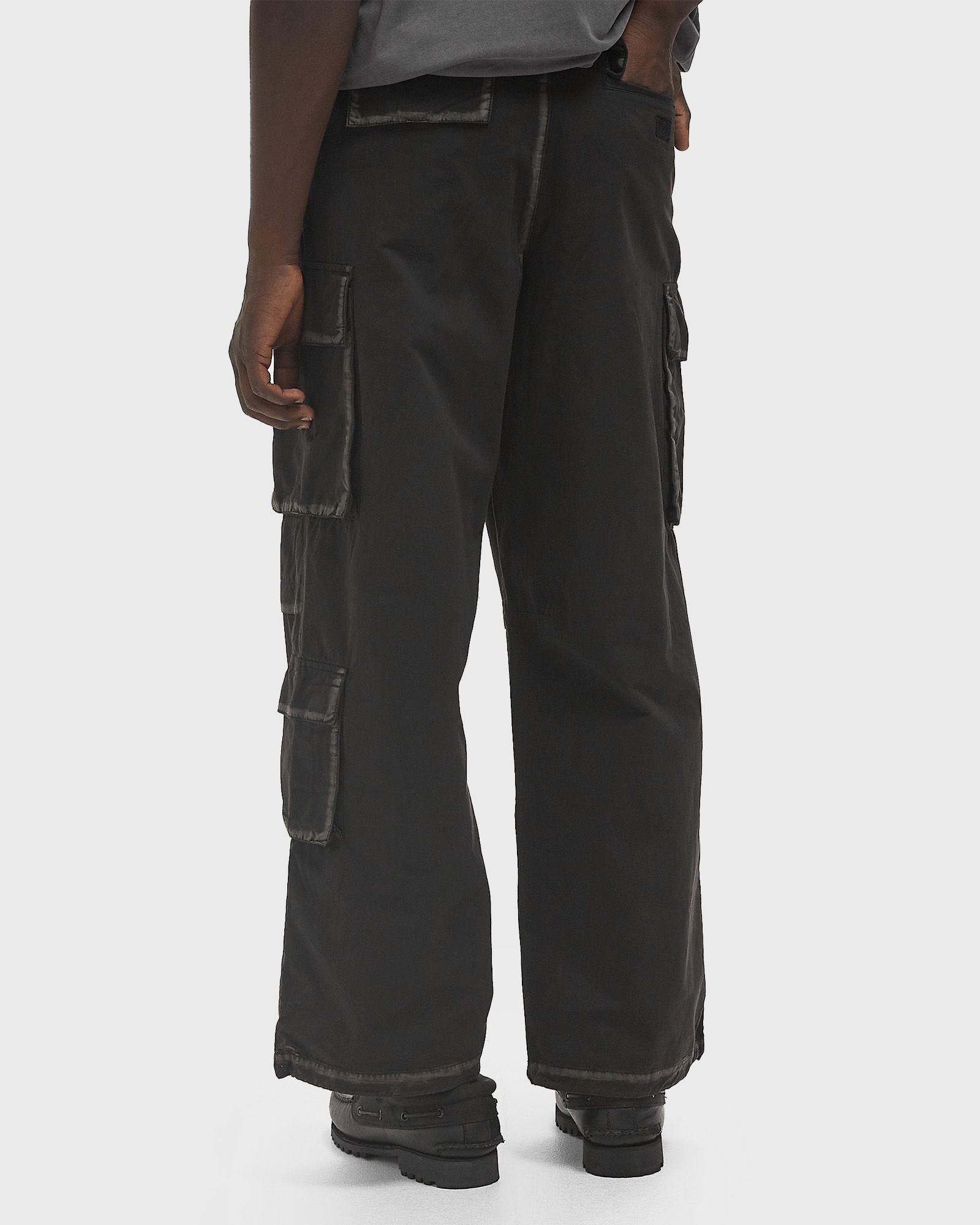 WORN SEAM CARGO JEANS