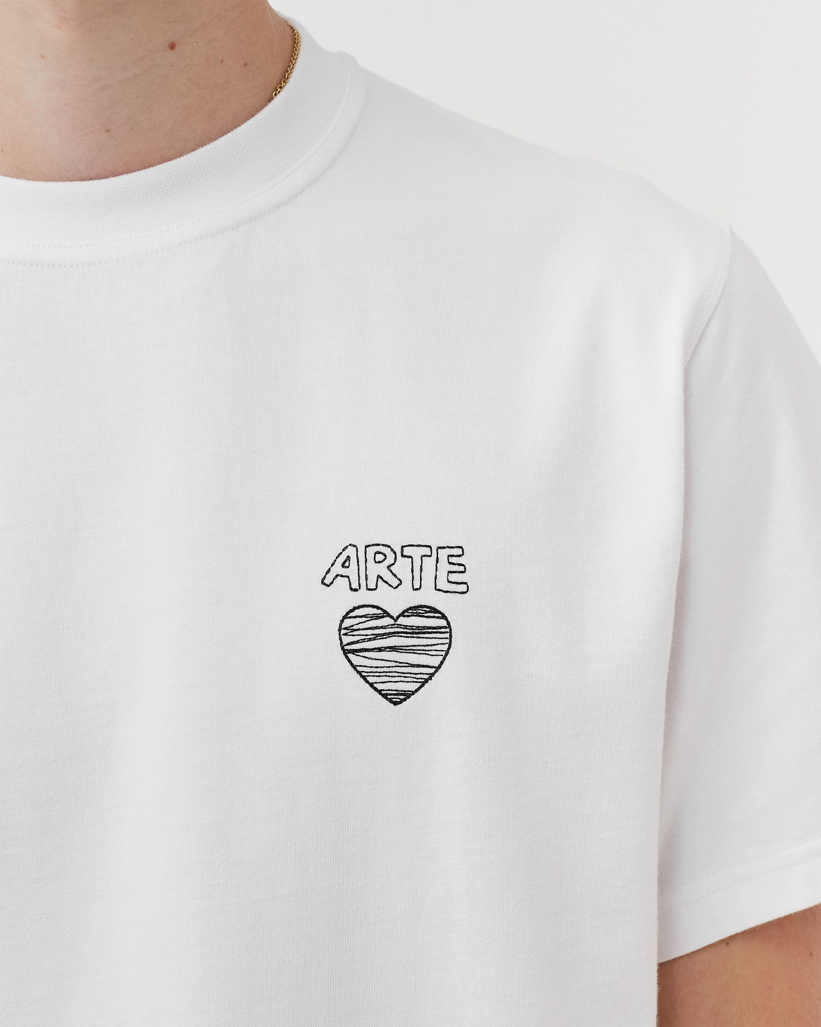Arte Scribble Heart Logo Tee
