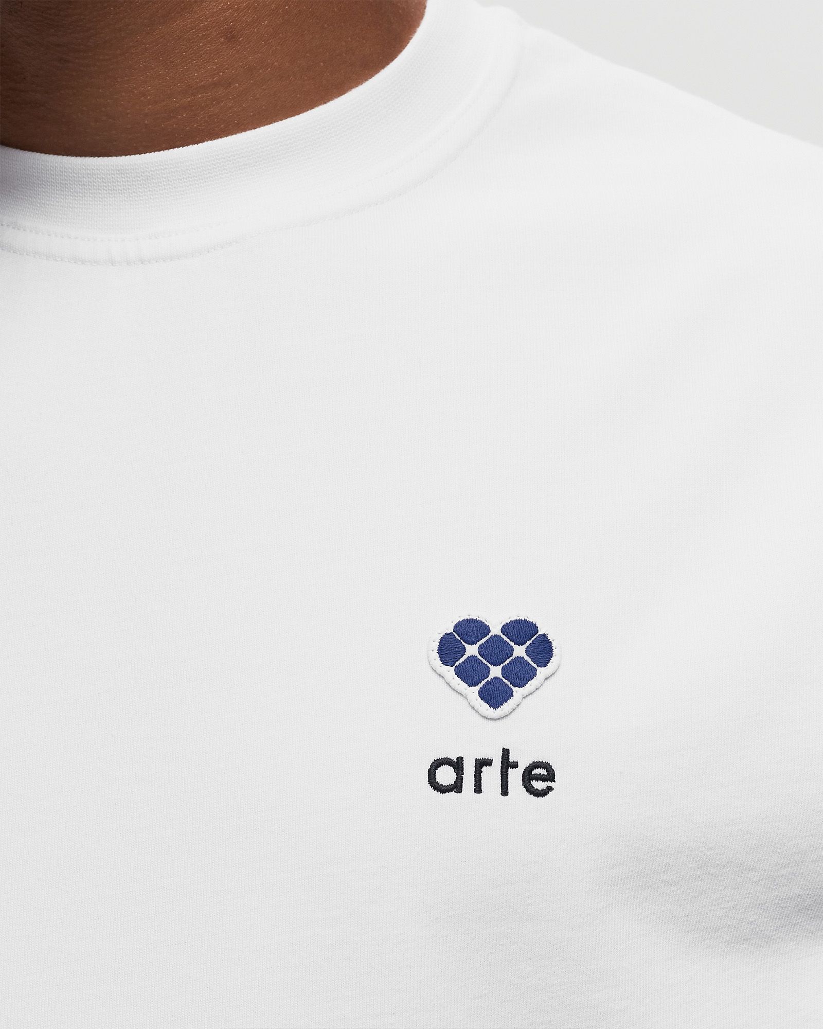 Arte Heart Circle Patch T-shirt