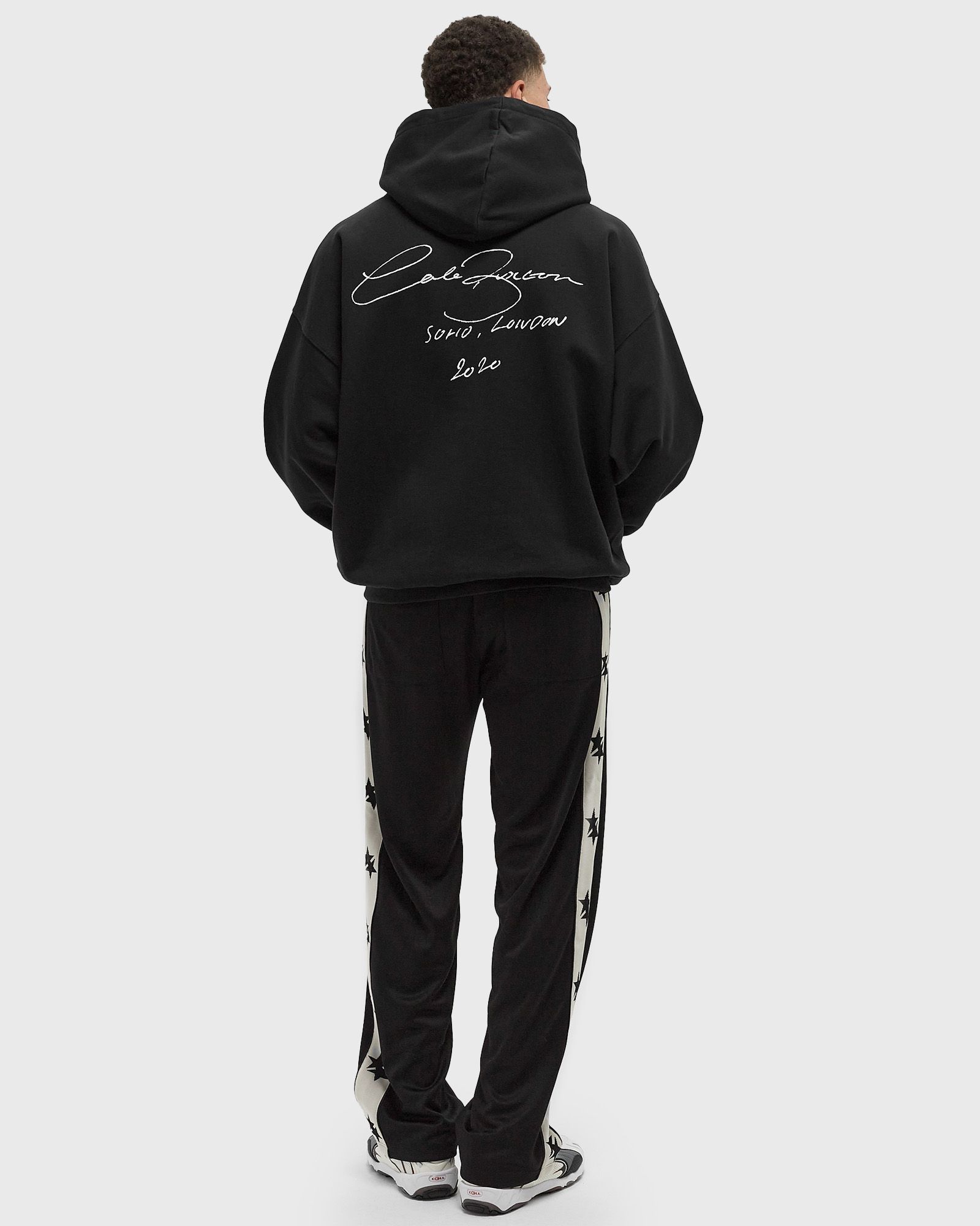 SIGNATURE HOODIE