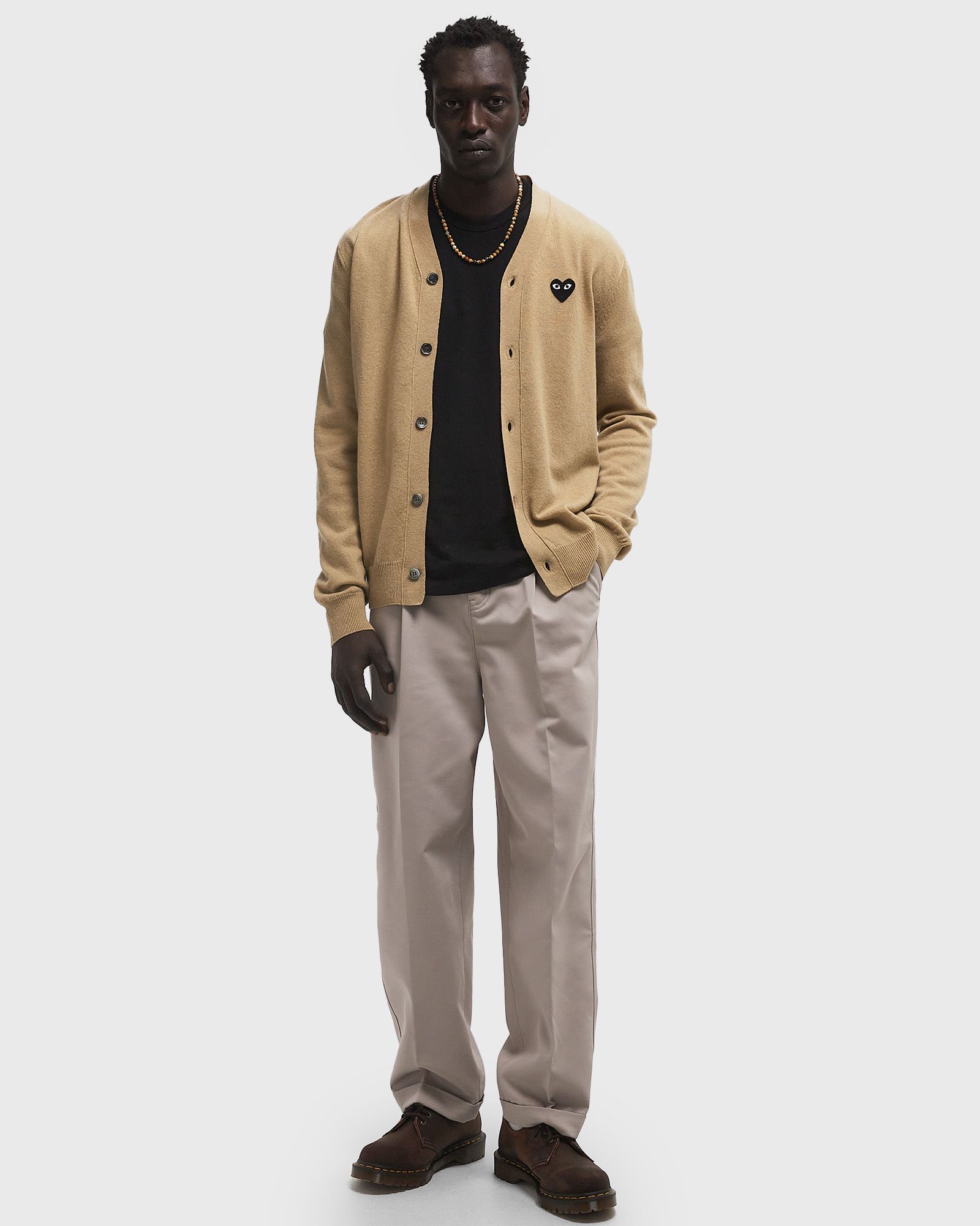 V-NECK CARDIGAN BLACK EMBLEM KNIT