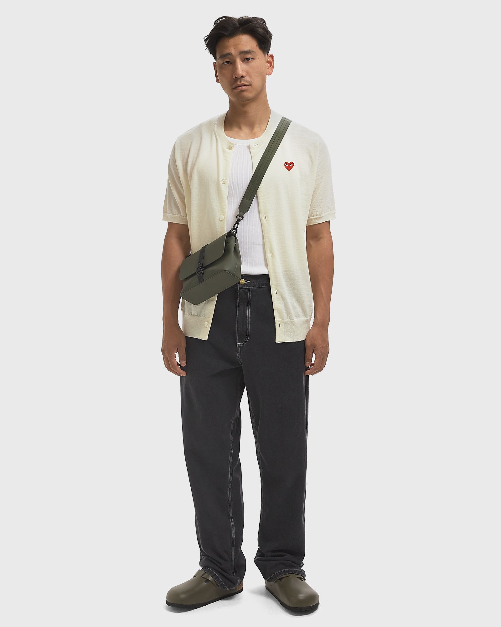 ROUND-NECK RED EMBLEM KNIT