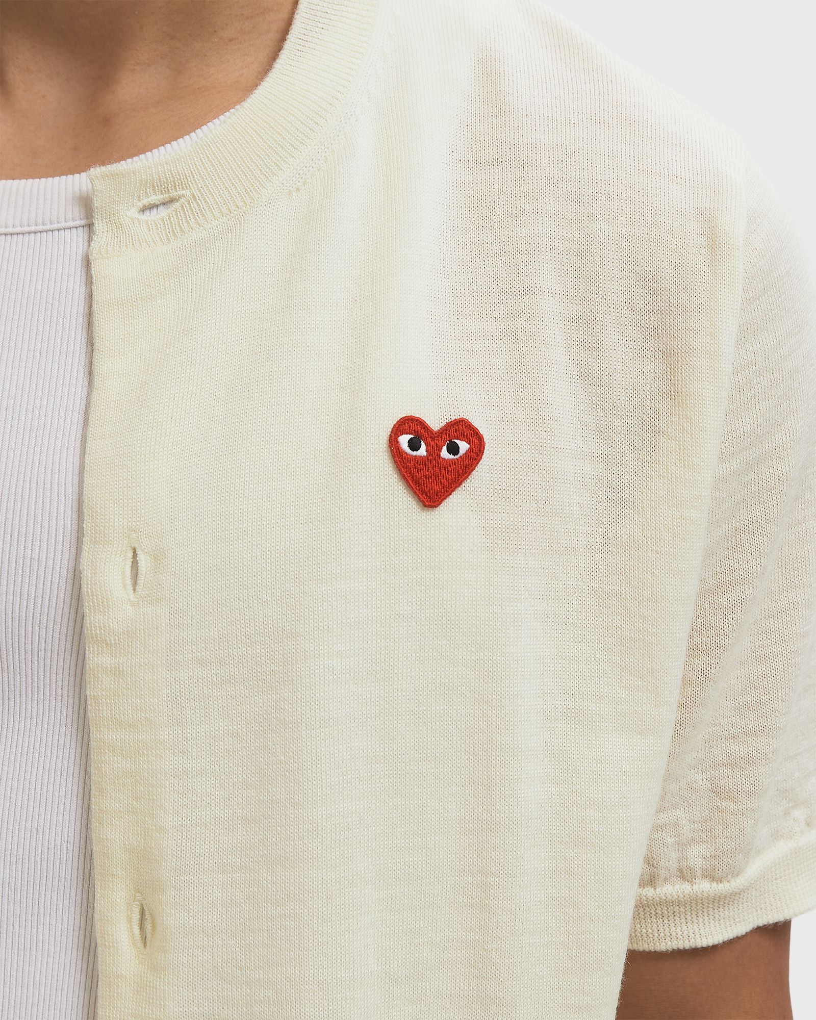 ROUND-NECK RED EMBLEM KNIT
