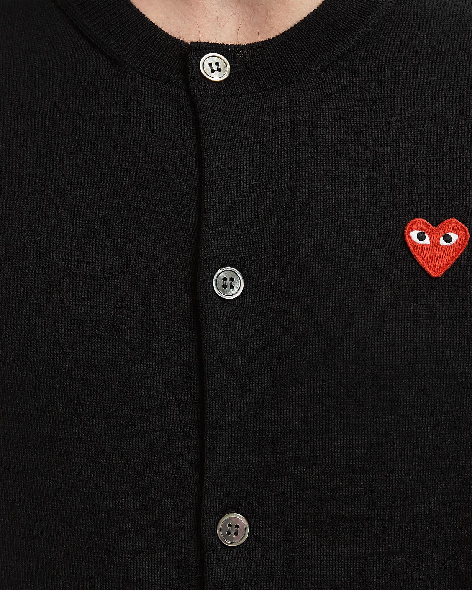 ROUND-NECK RED EMBLEM KNIT