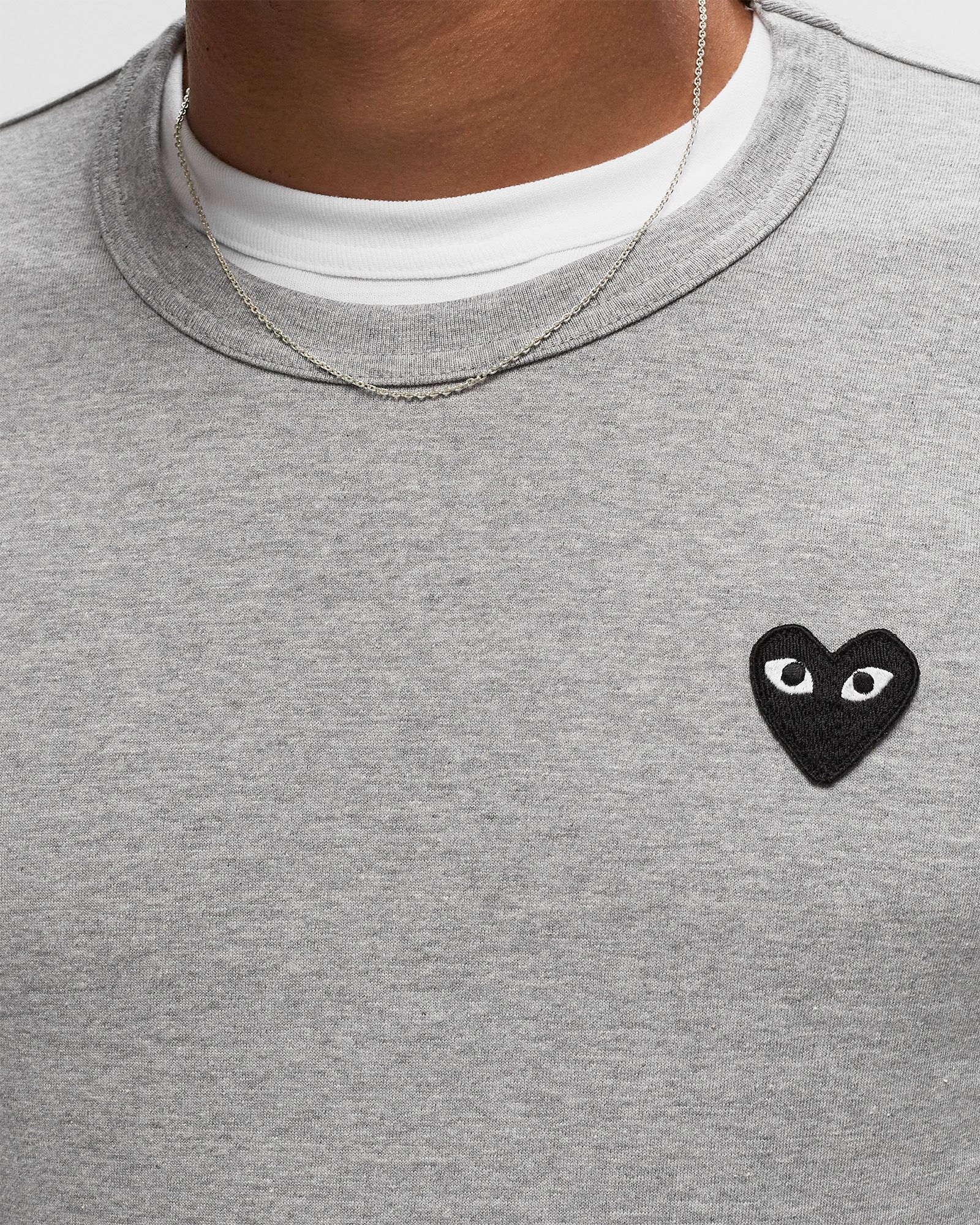 T-SHIRT BLACK EMBLEM KNIT