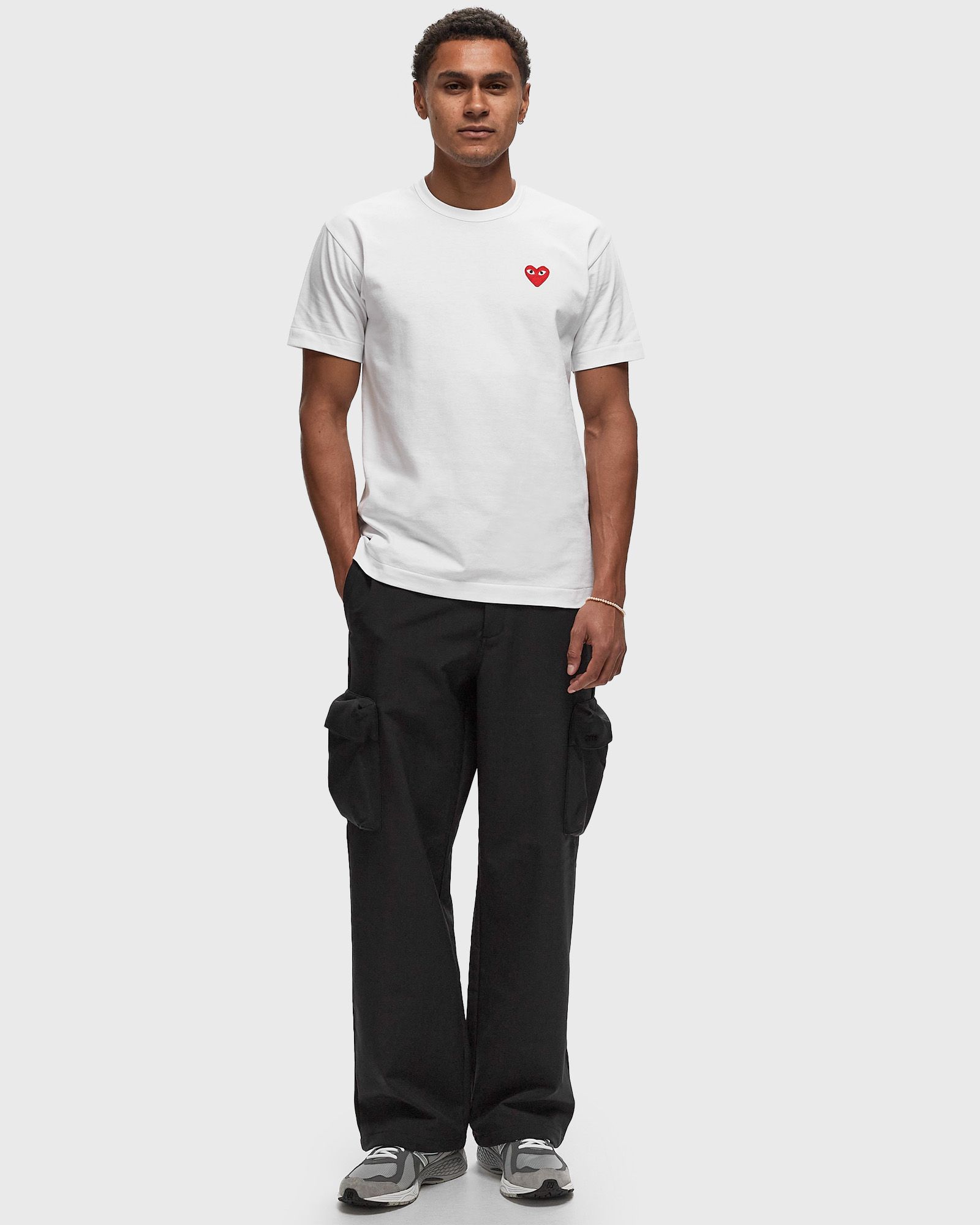 RED HEART EMBLEM TEE
