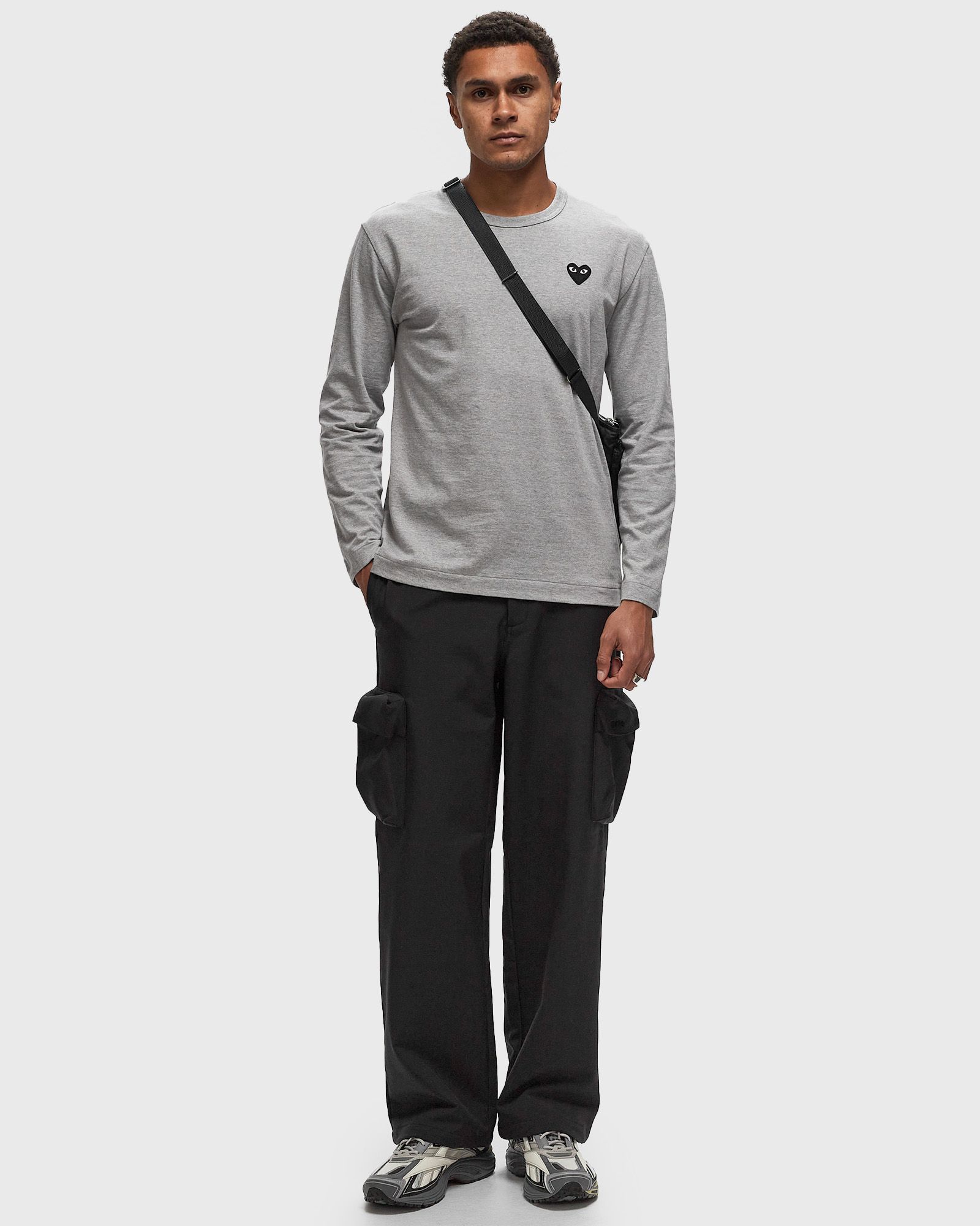 T-SHIRT BLACK EMBLEM KNIT