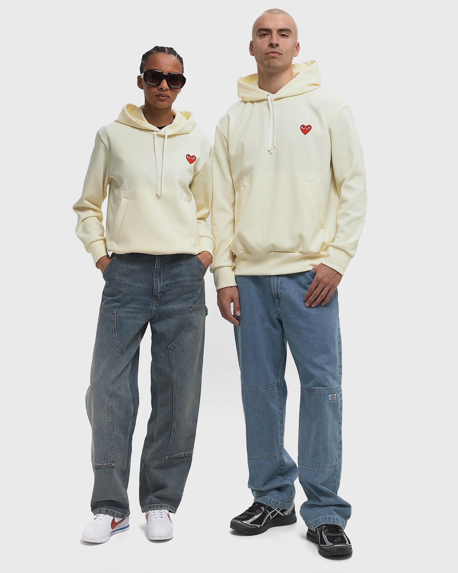 RED HEART EMBLEM SWEATSHIRT
