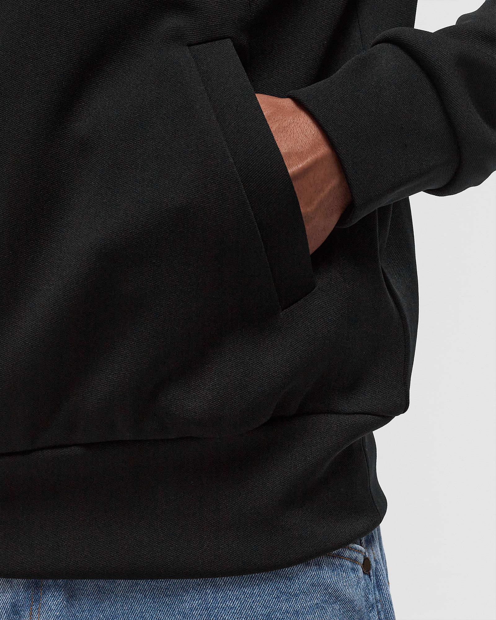 RED HEART EMBLEM SWEATSHIRT