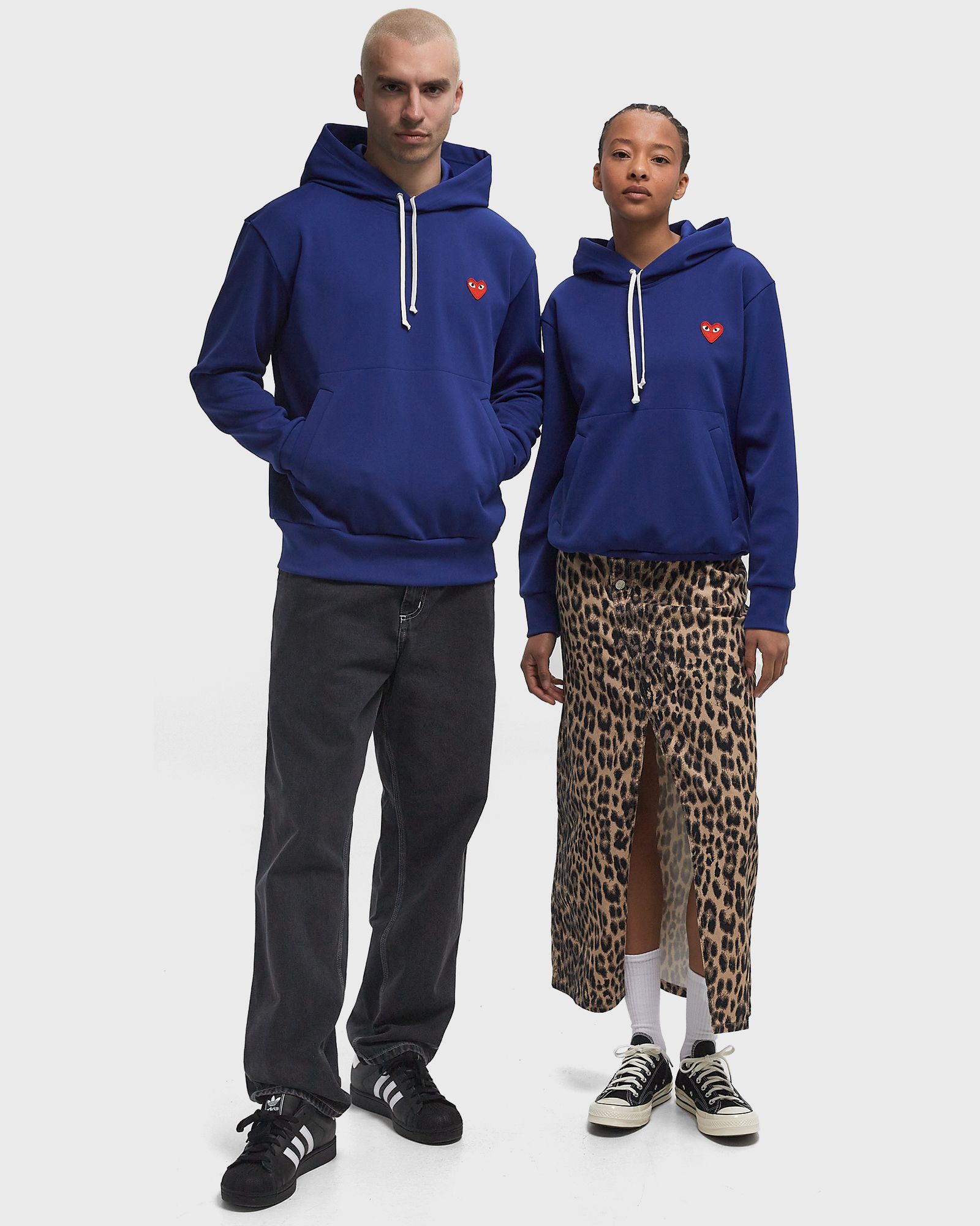 RED HEART EMBLEM SWEATSHIRT