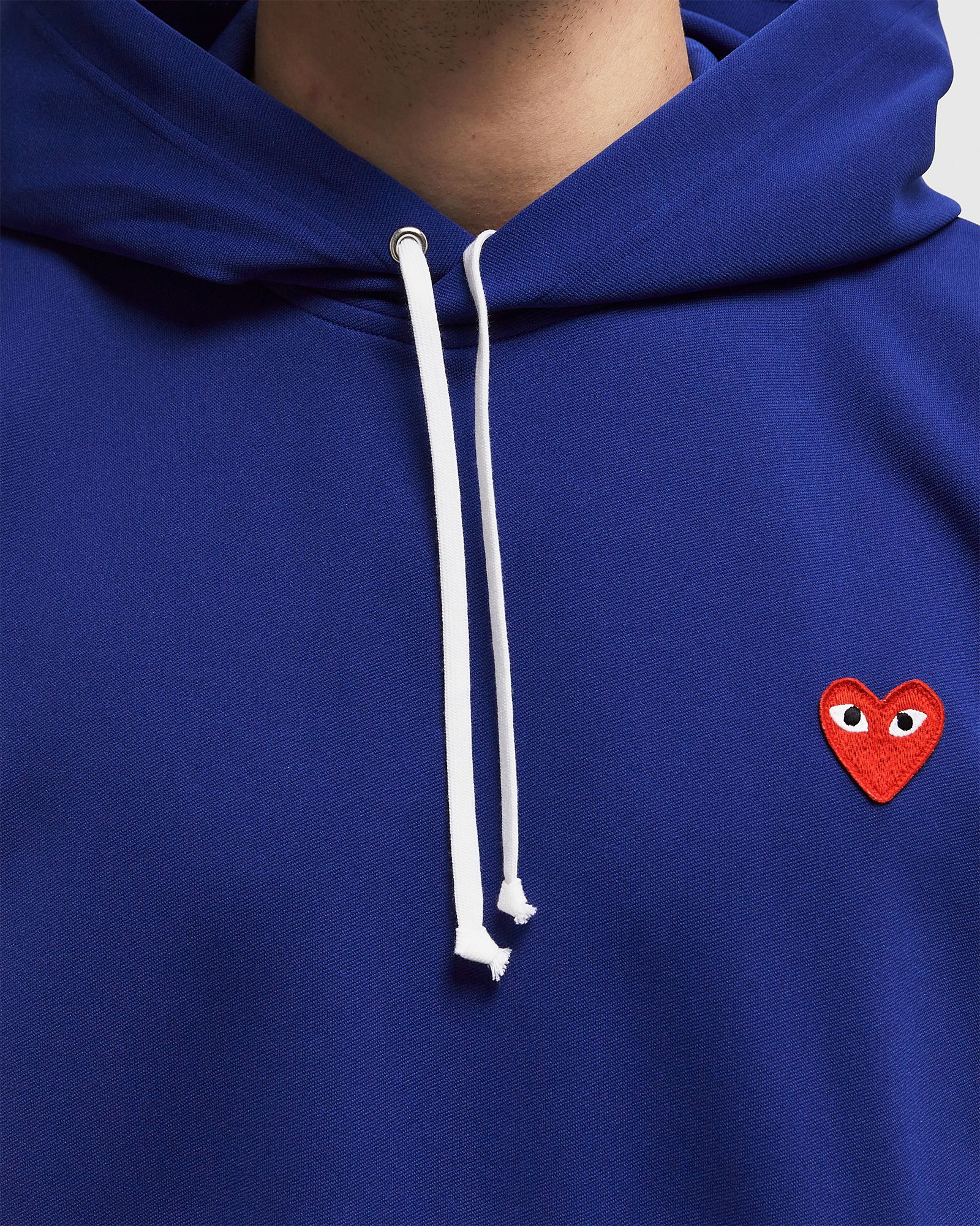 RED HEART EMBLEM SWEATSHIRT