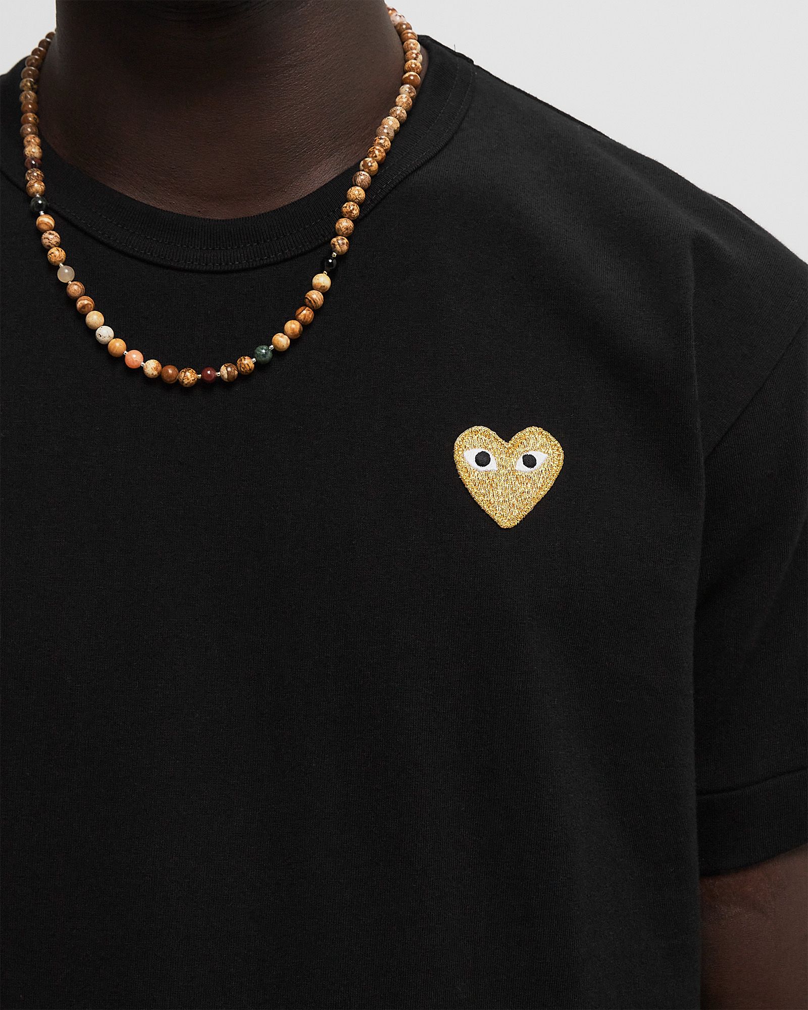 T-SHIRT GOLD EMBLEM KNIT