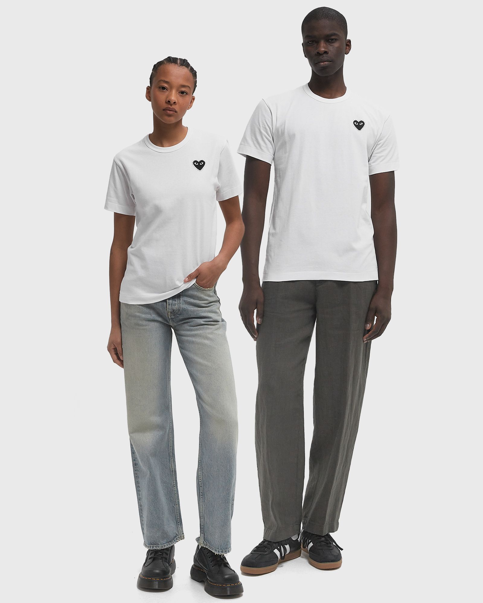 RHINESTONE HEART EMBLEM TEE