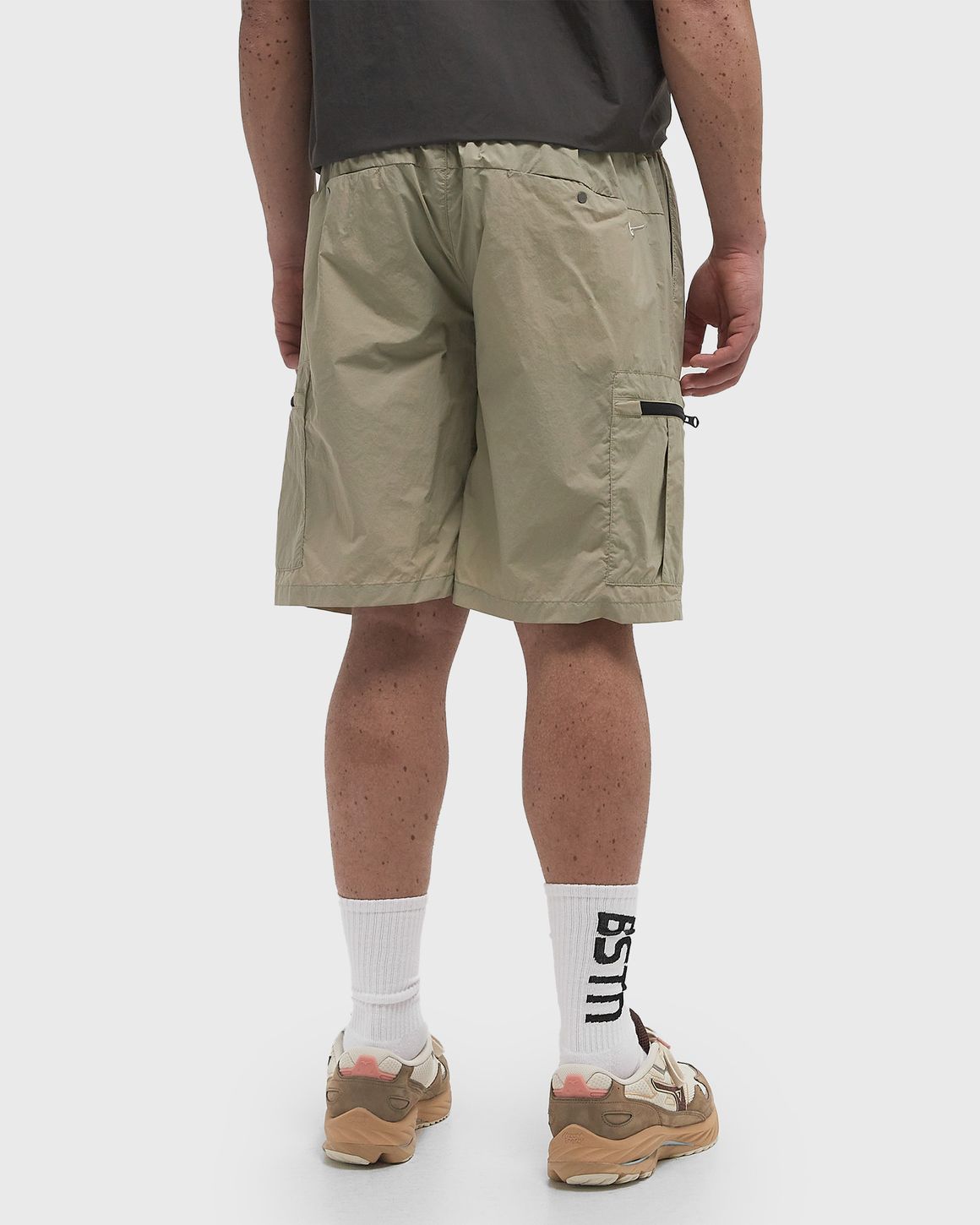 MIZUNO WR Cargo Shorts Beige | BSTN Store MIZUNO WR Cargo Shorts Beige | BSTN Store