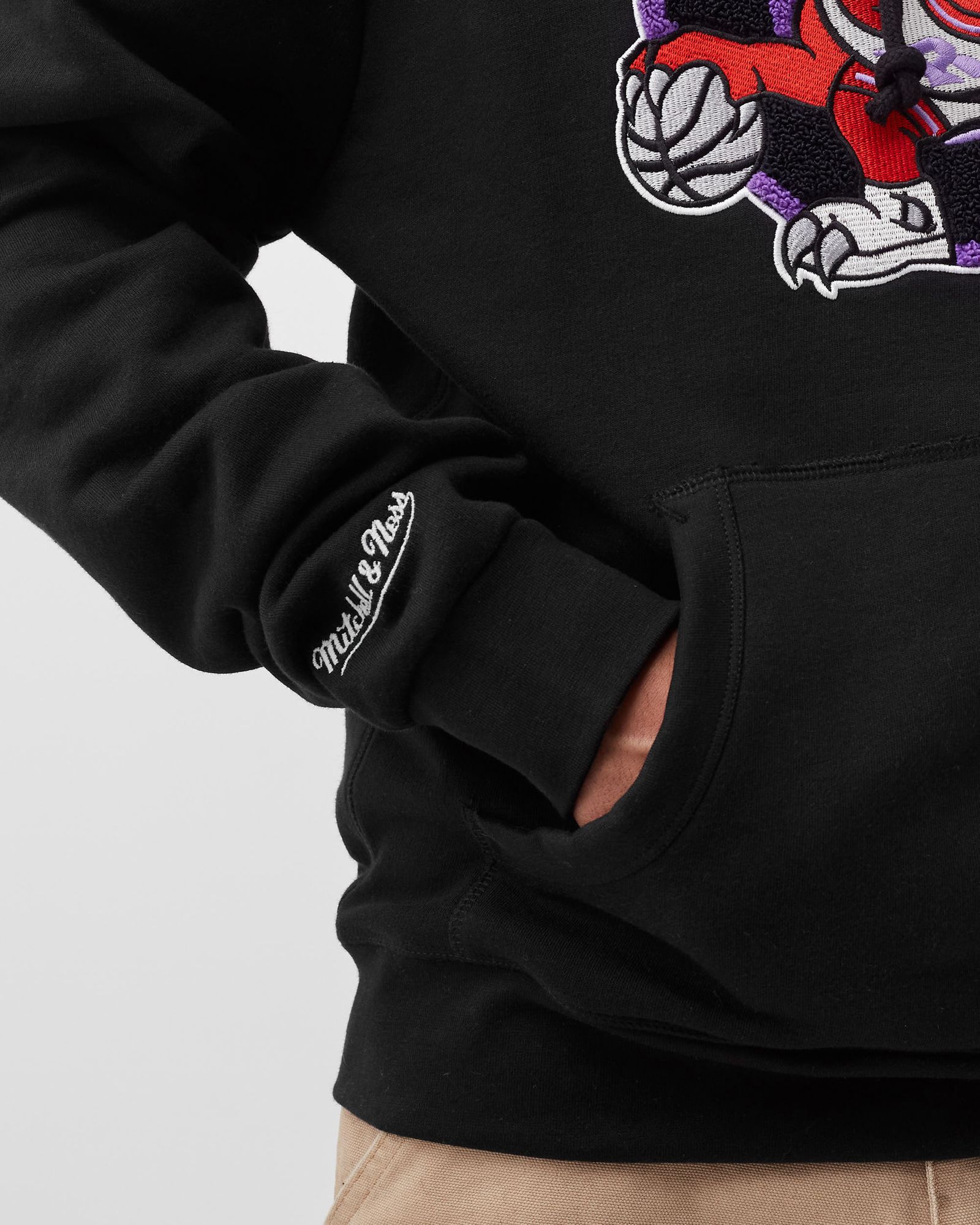 TORONTO RAPTORS CHENILLE LOGO HOODIE