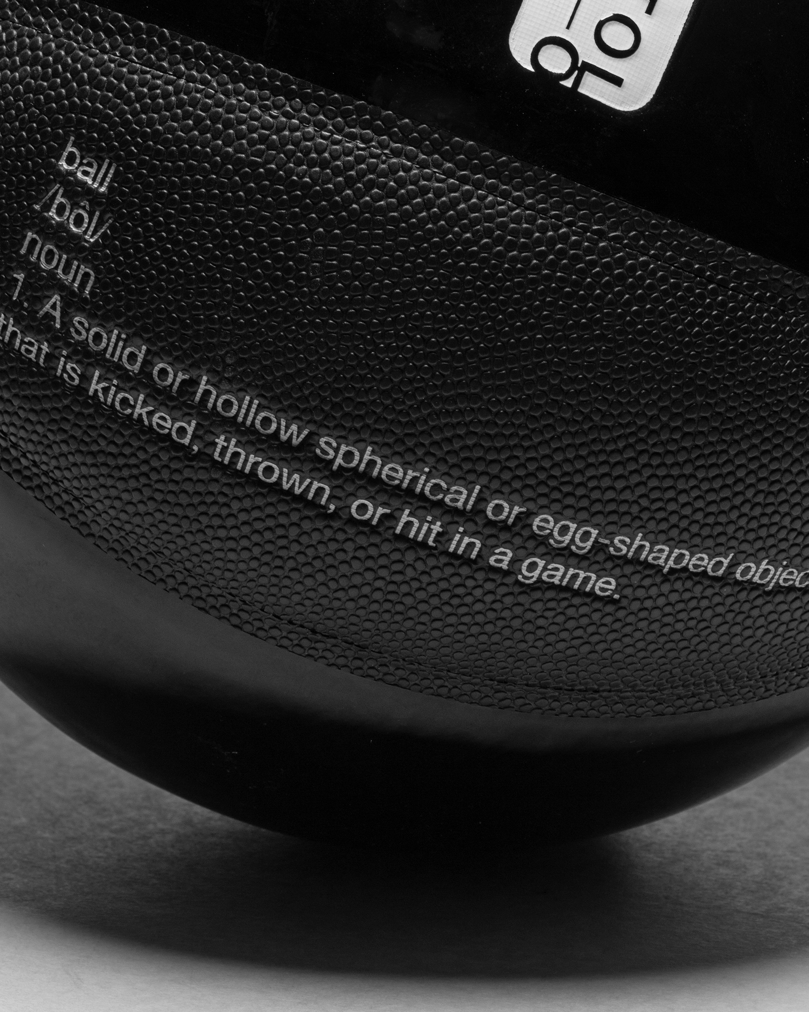 PEBBLE / PATENT LEATHER BASKETBALL