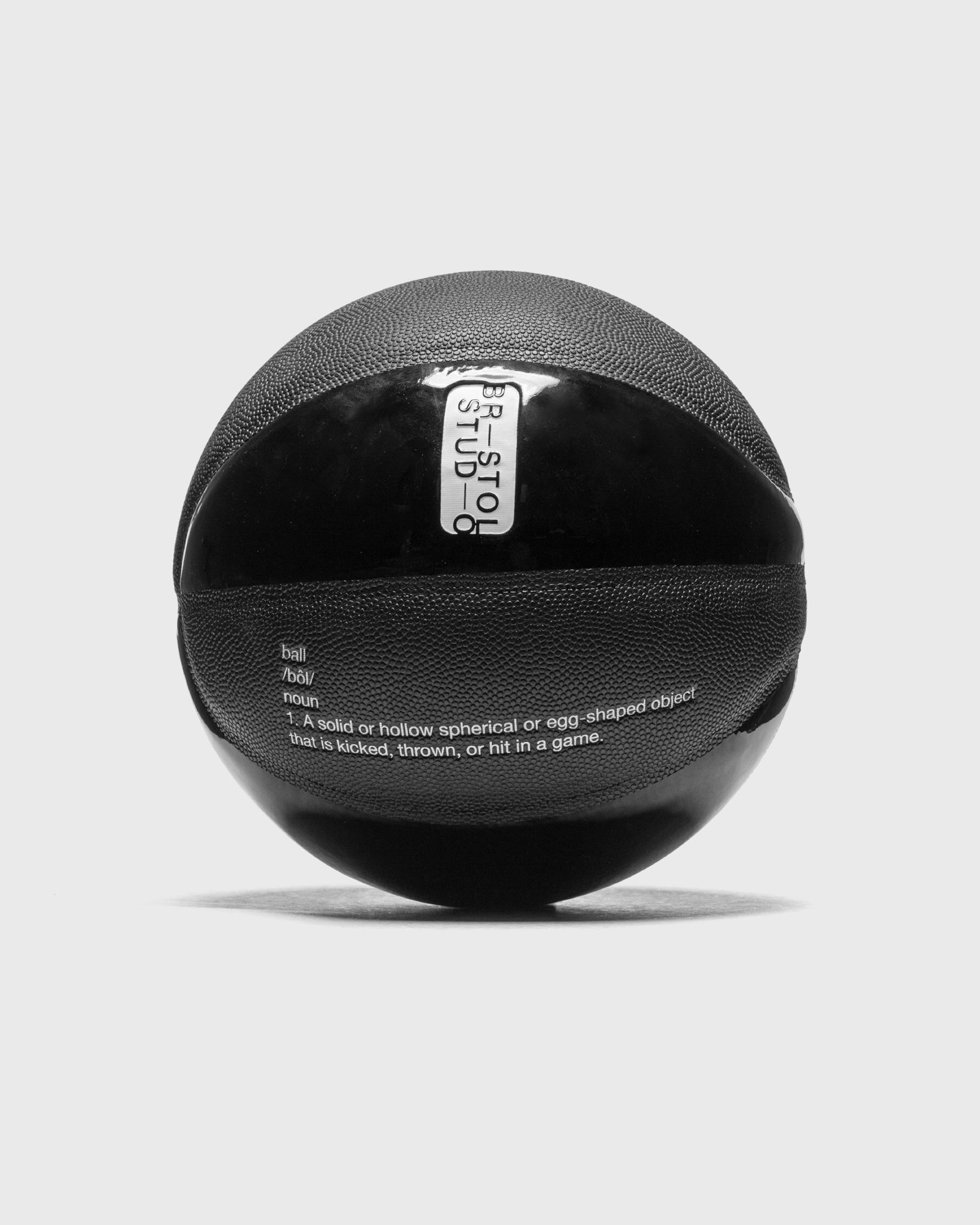 PEBBLE / PATENT LEATHER BASKETBALL