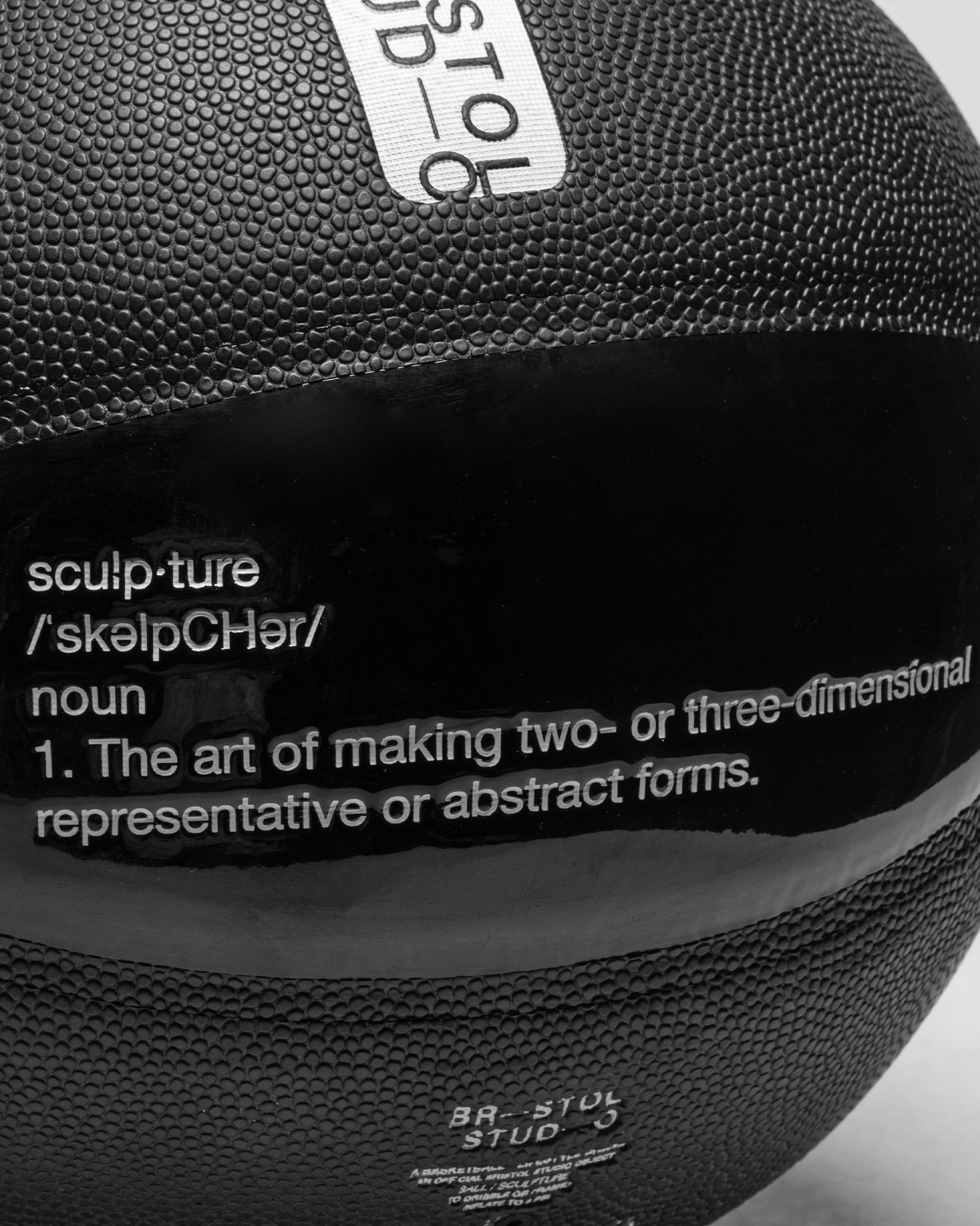 PEBBLE / PATENT LEATHER BASKETBALL