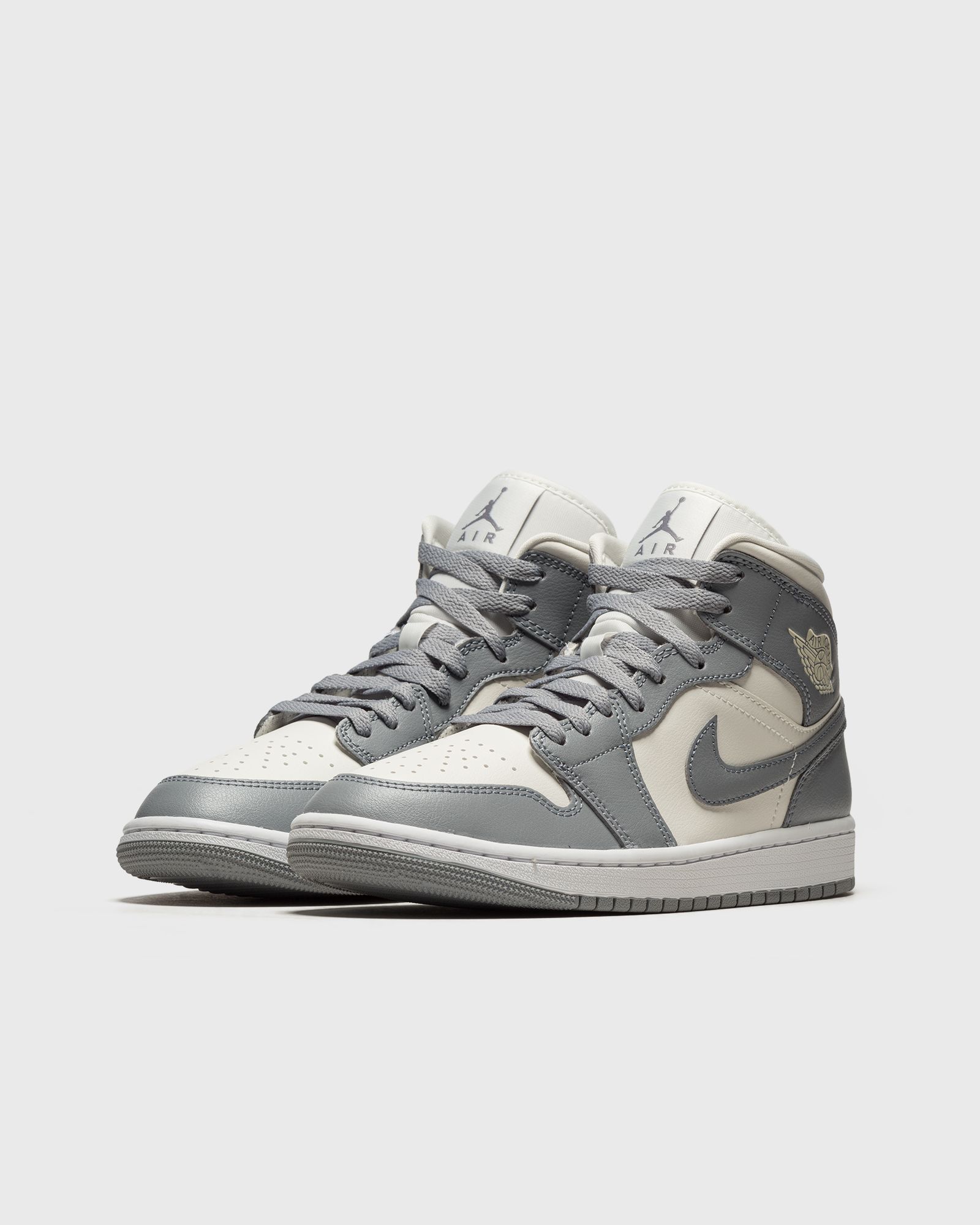 WMNS Air Jordan 1 Mid