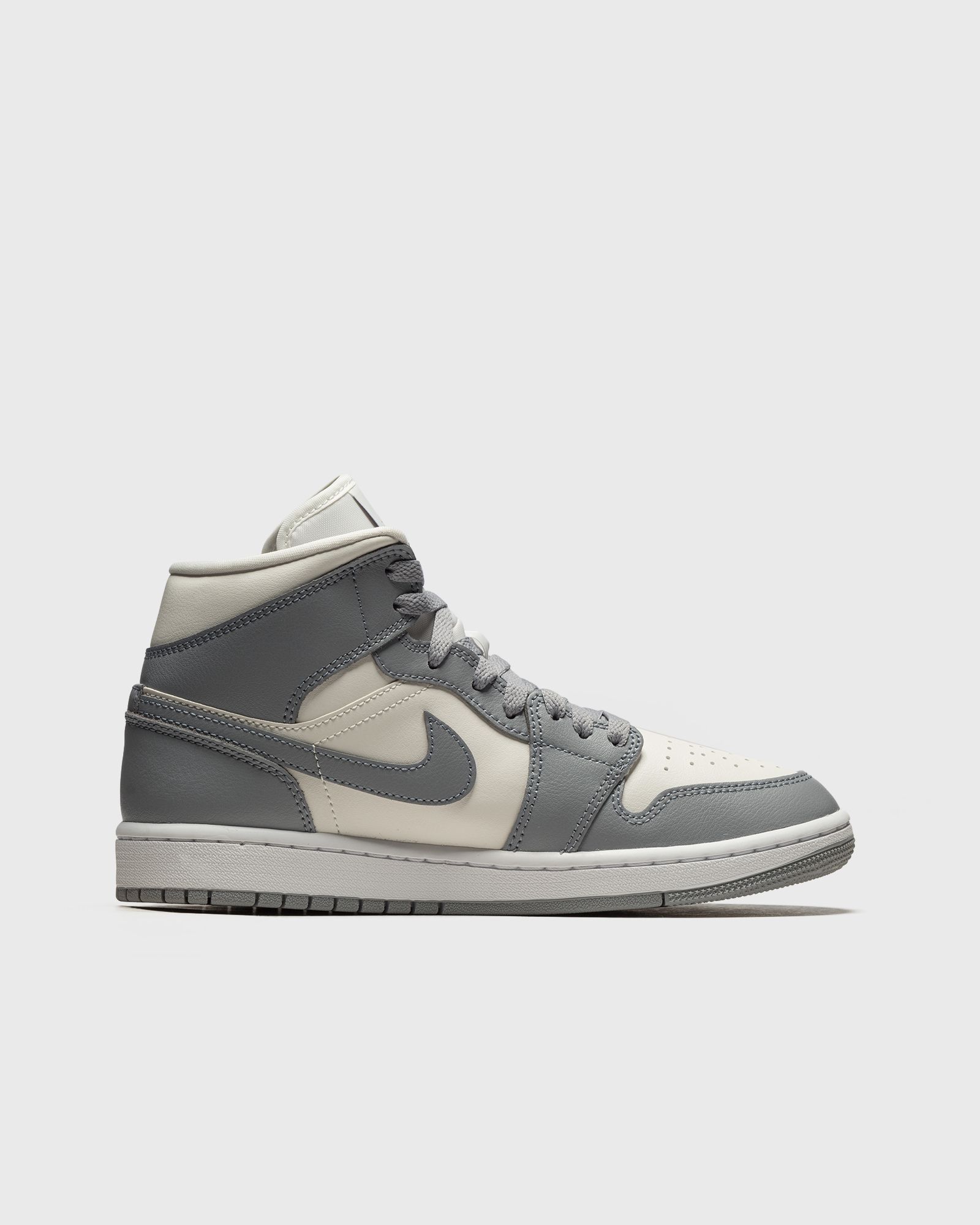 WMNS Air Jordan 1 Mid