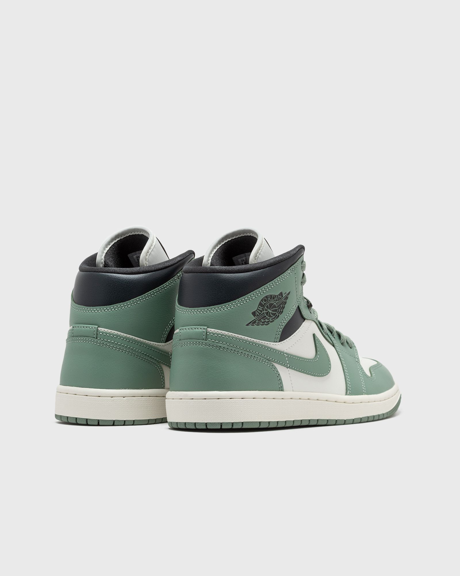 WMNS AIR JORDAN 1 MID