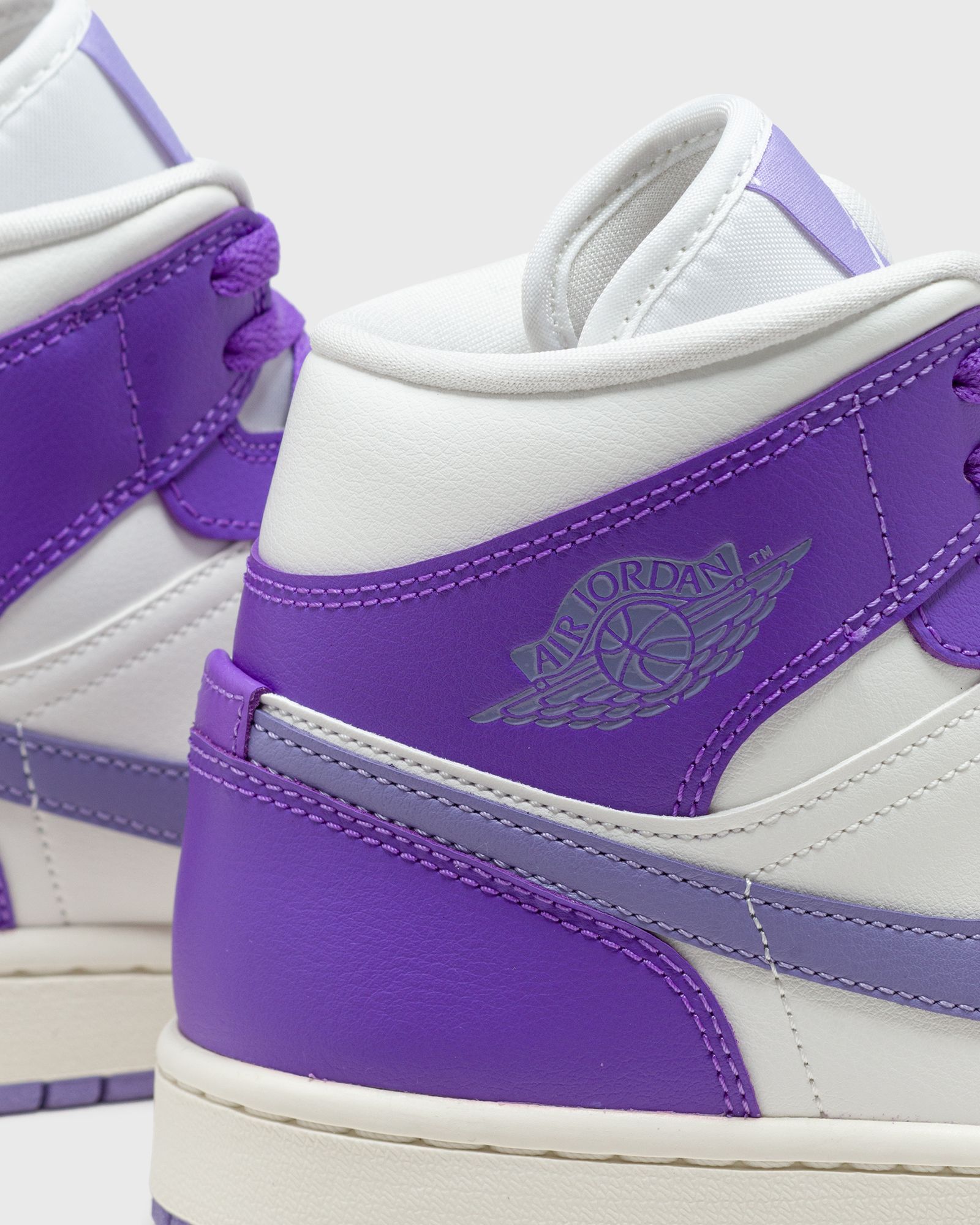 WMNS AIR JORDAN 1 MID 'Action Grape'