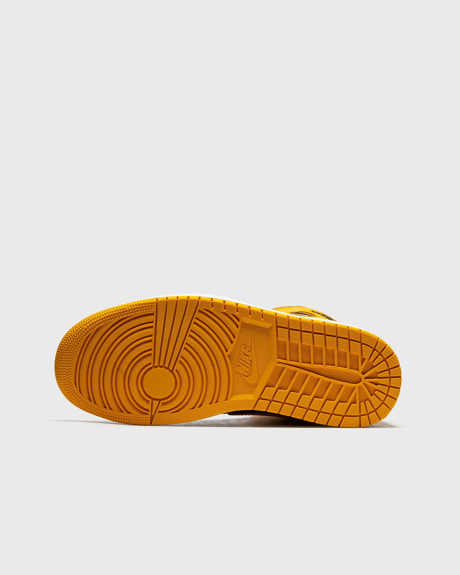 WMNS Air Jordan 1 Mid