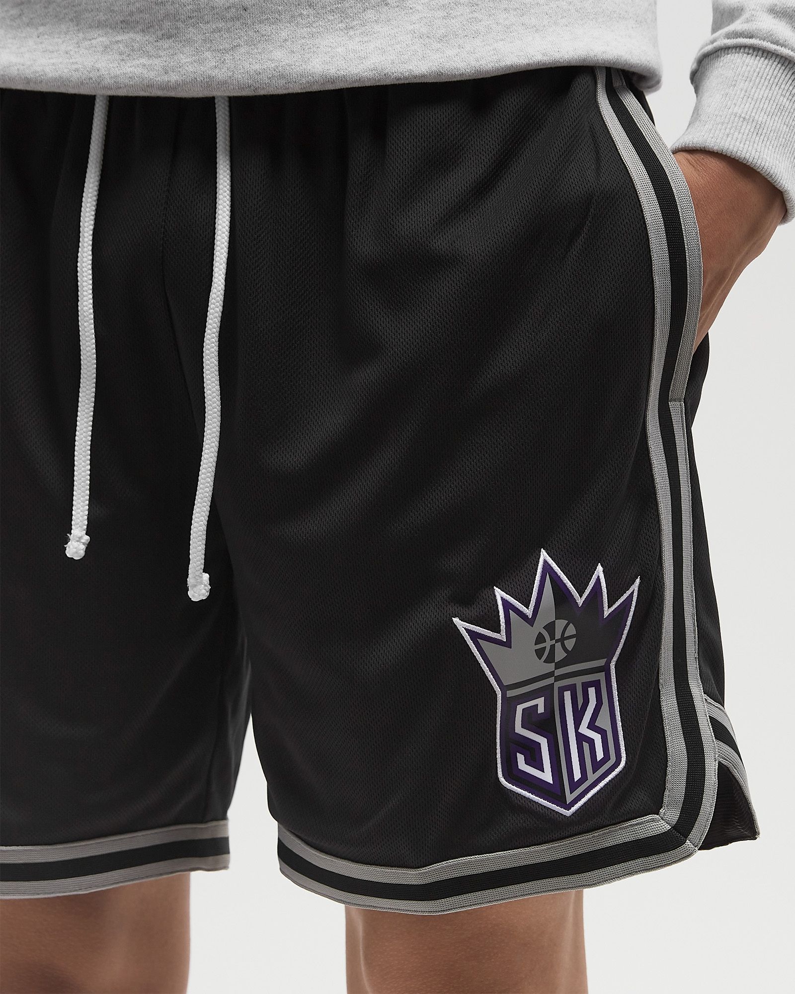 NBA OVERTIME WIN MESH SHORTS VINTAGE LOGO SACRAMENTO KINGS