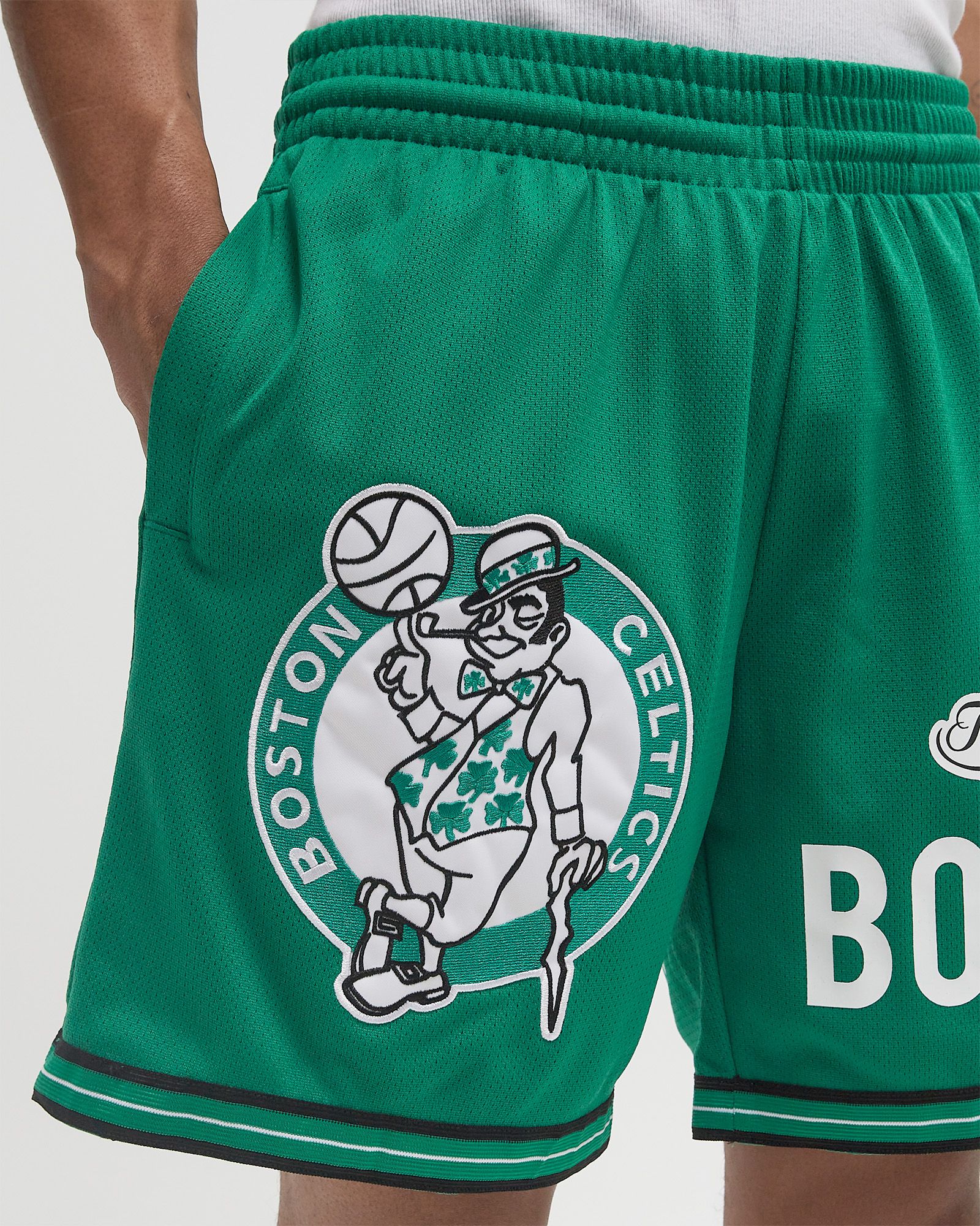NBA TEAM ORIGINS 7IN MESH SHORTS VINTAGE LOGO BOSTON CELTICS