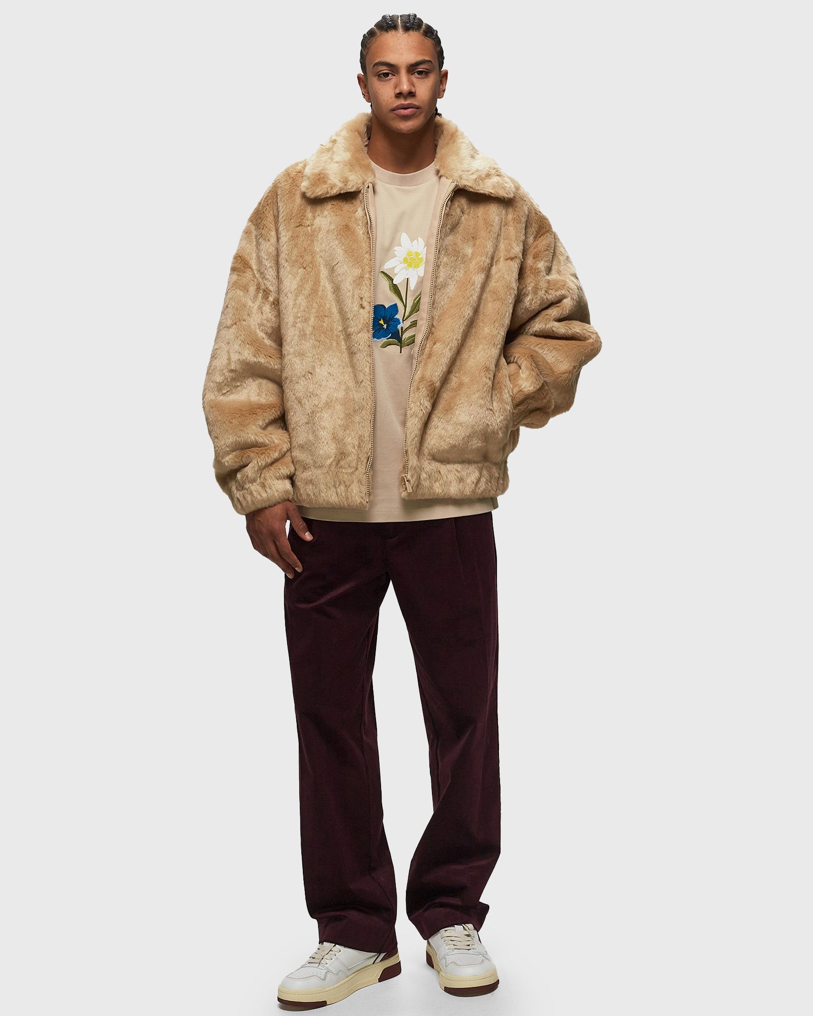 La Fausse Fourrure Slogan