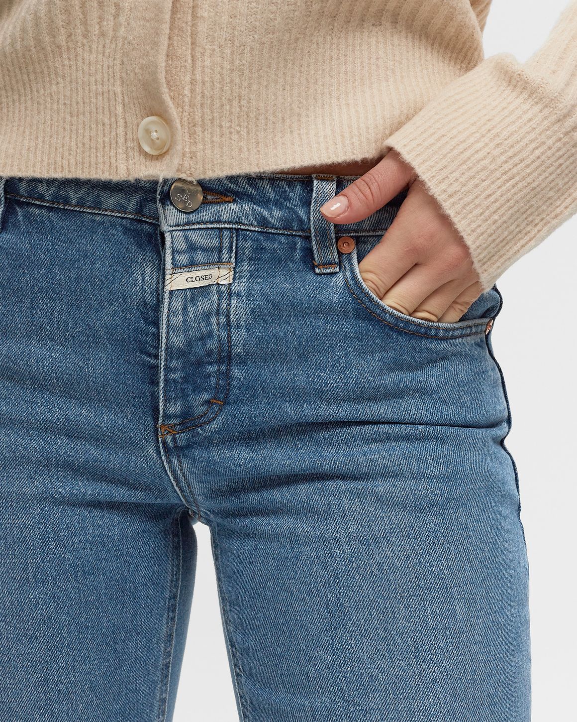 デニム・ジーパン CLOSED Gillan low waist jeans Blu Closed Gillian Low-Rise Wide Flare Jeans | Free People