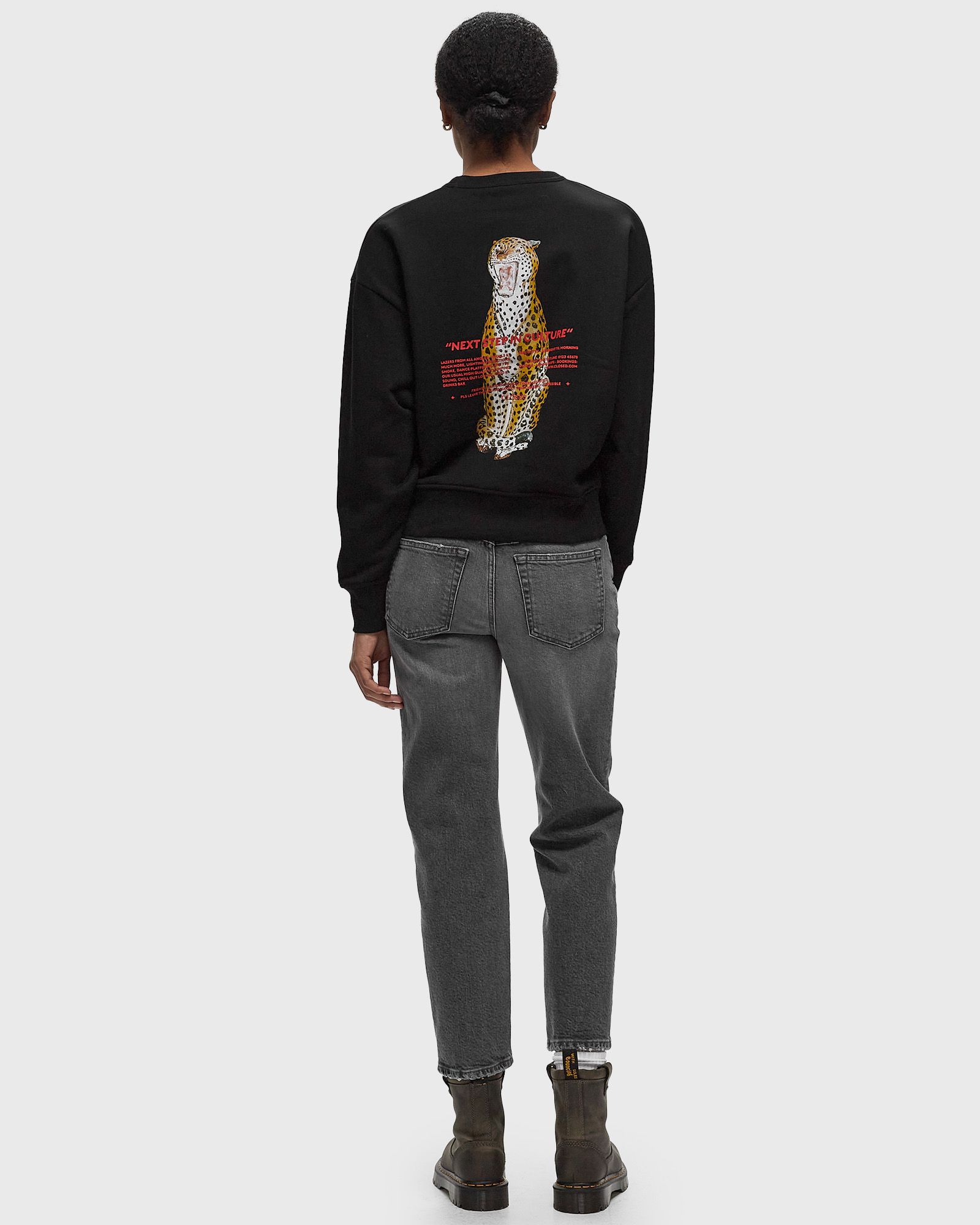 EMBROIDERED CREWNECK