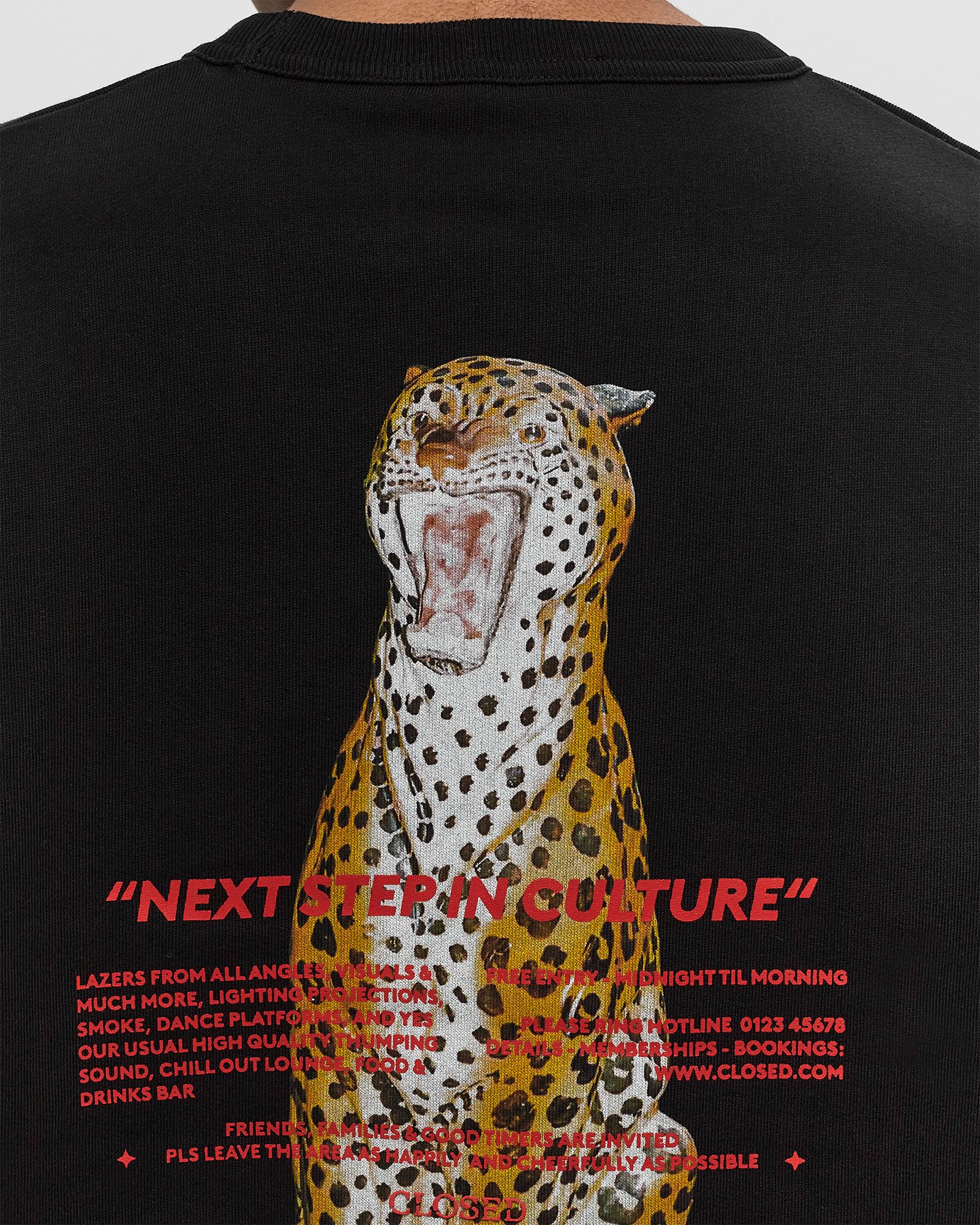 EMBROIDERED CREWNECK