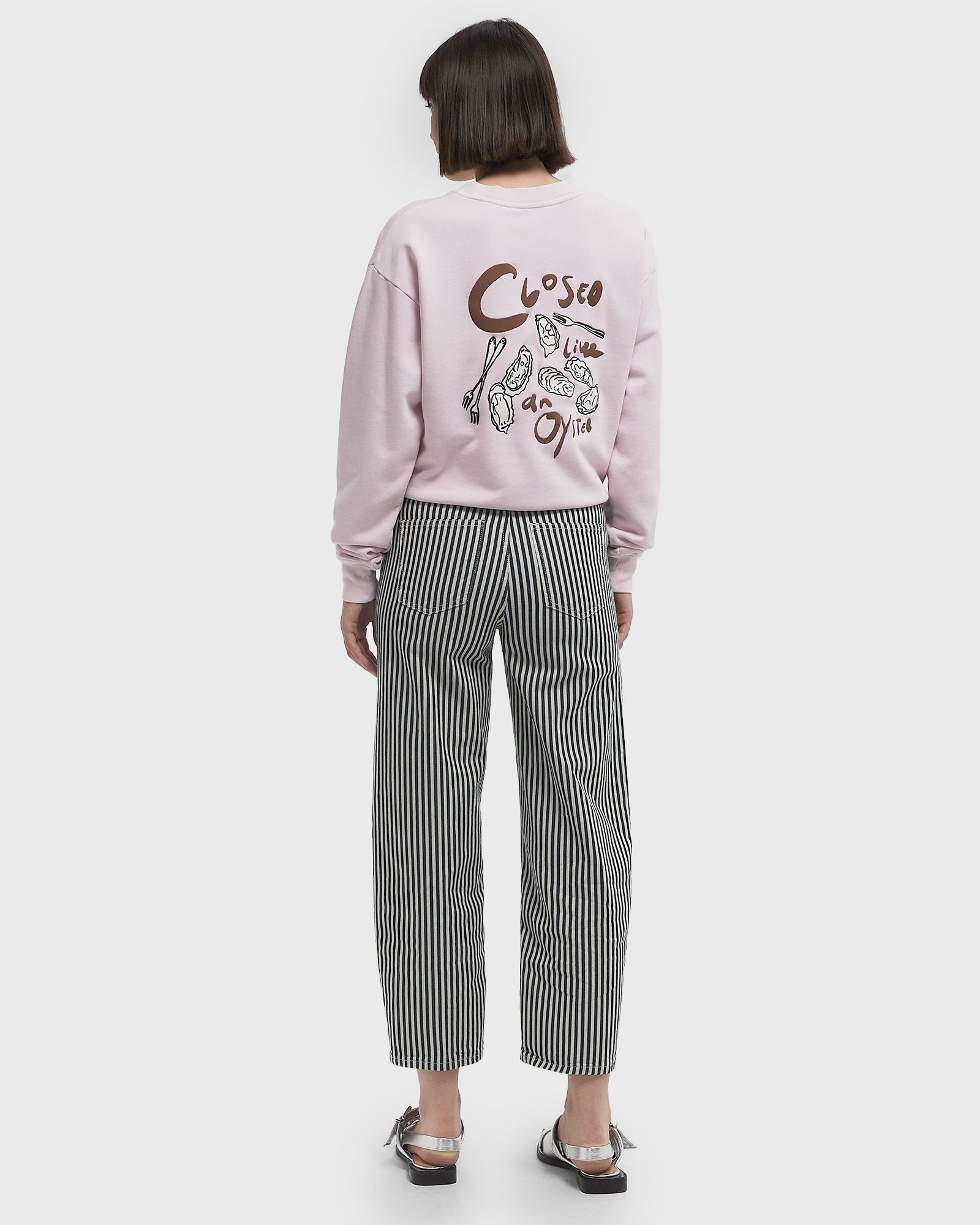 EMBROIDERED SWEATSHIRT