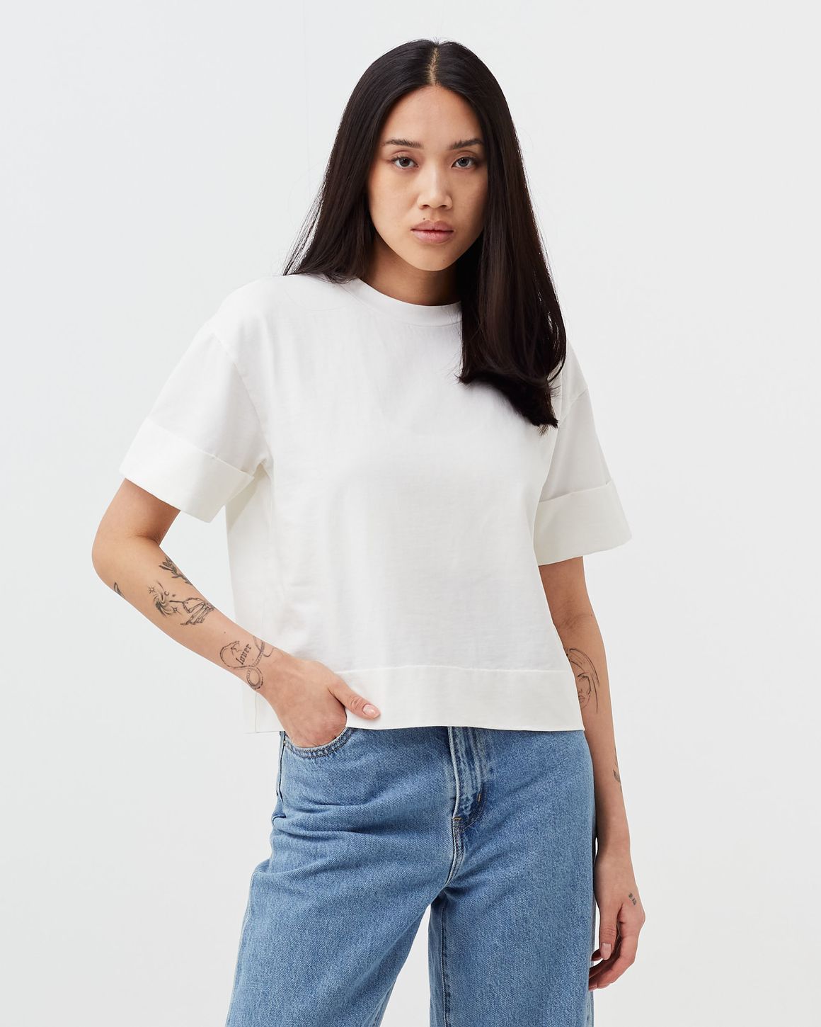 [25SS新]SATUR★W's Bon Voyage Slim Fit Crop T-Shirt クロップ 0702468680323NEW_00_367.jpg?sw=600