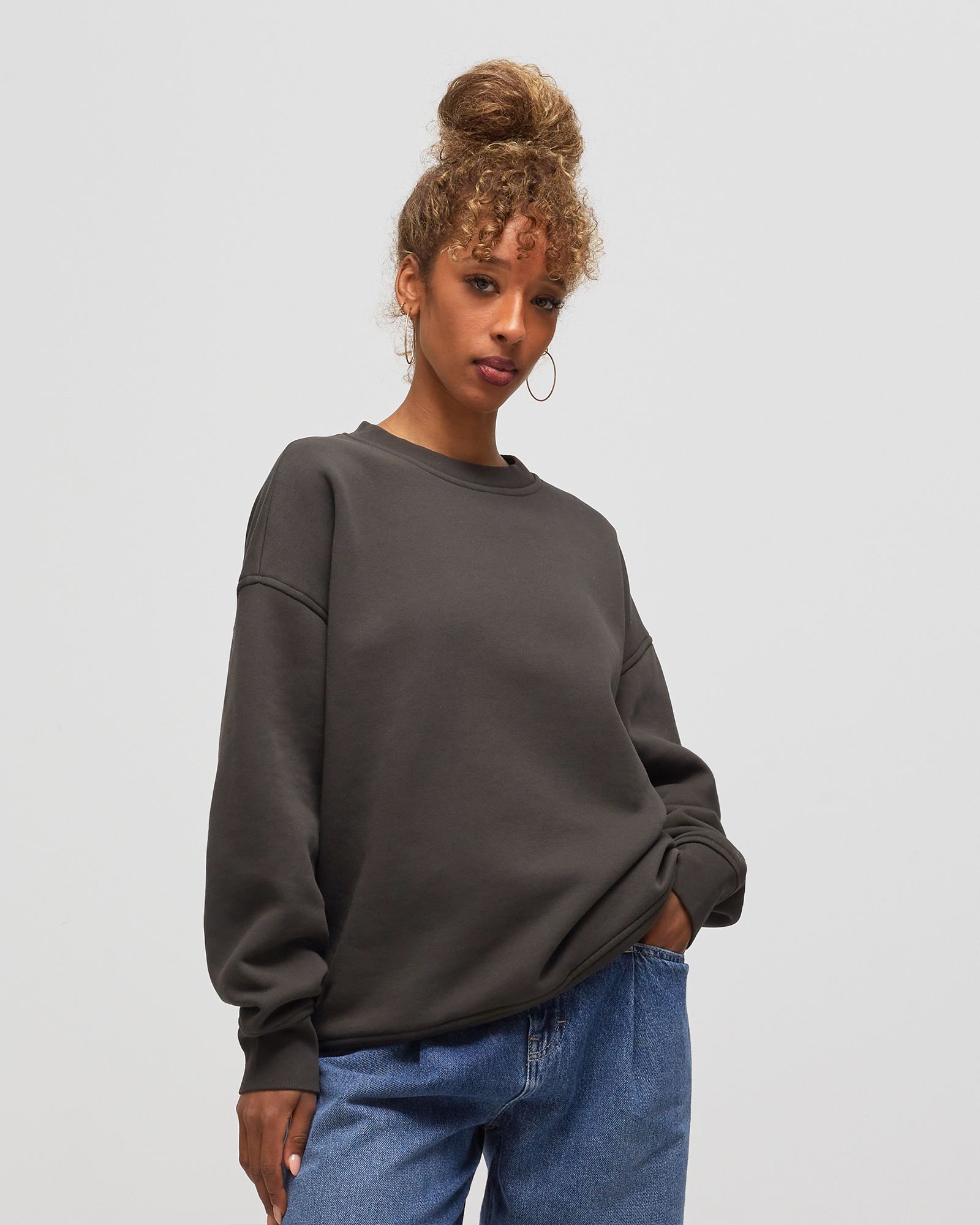 EMBROIDERED OVERSIZE CREW