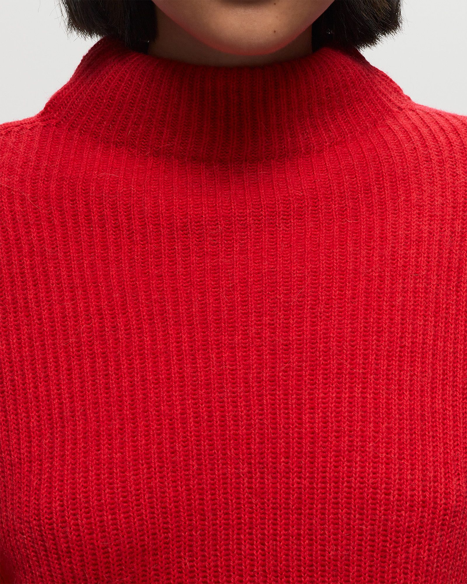 FUNNEL NECK LONG SLEEVE