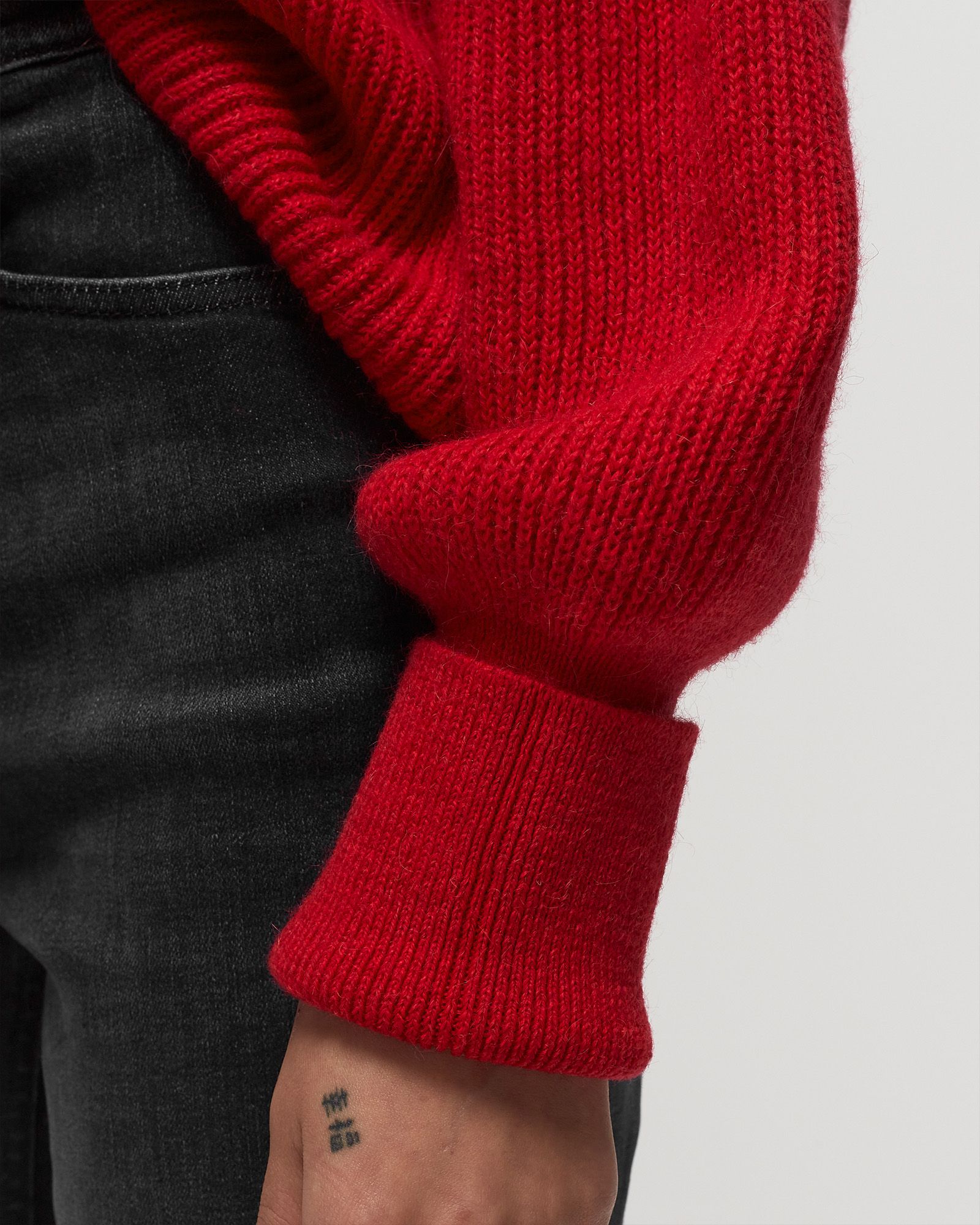 FUNNEL NECK LONG SLEEVE