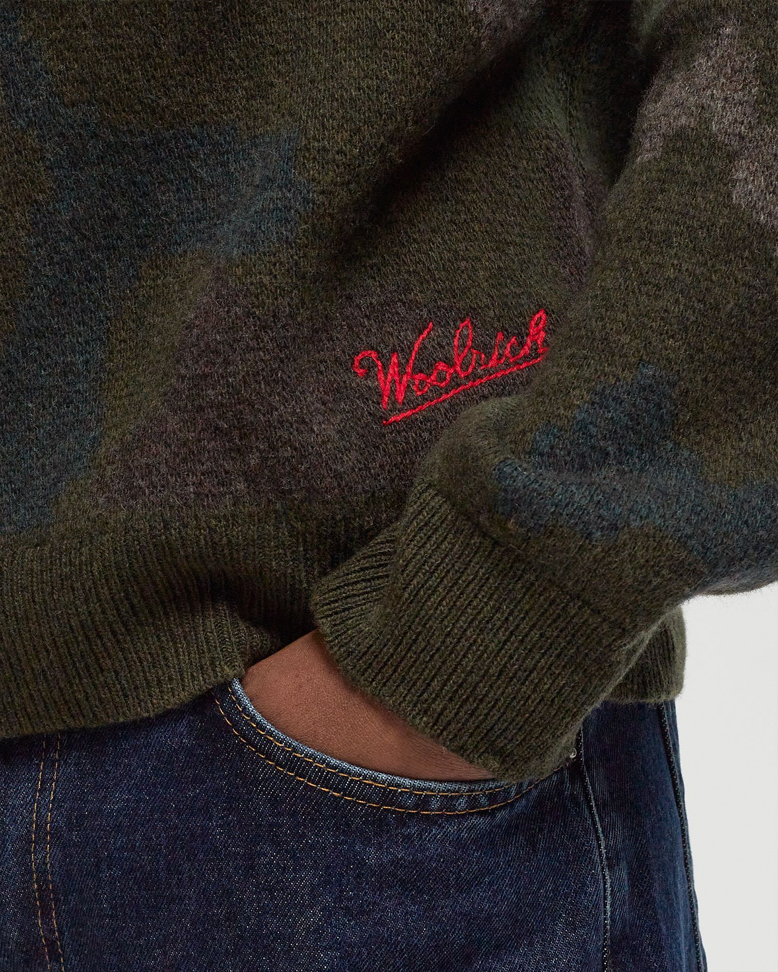 BLACK LABEL - LAMBSWOOL CAMO CREWNECK