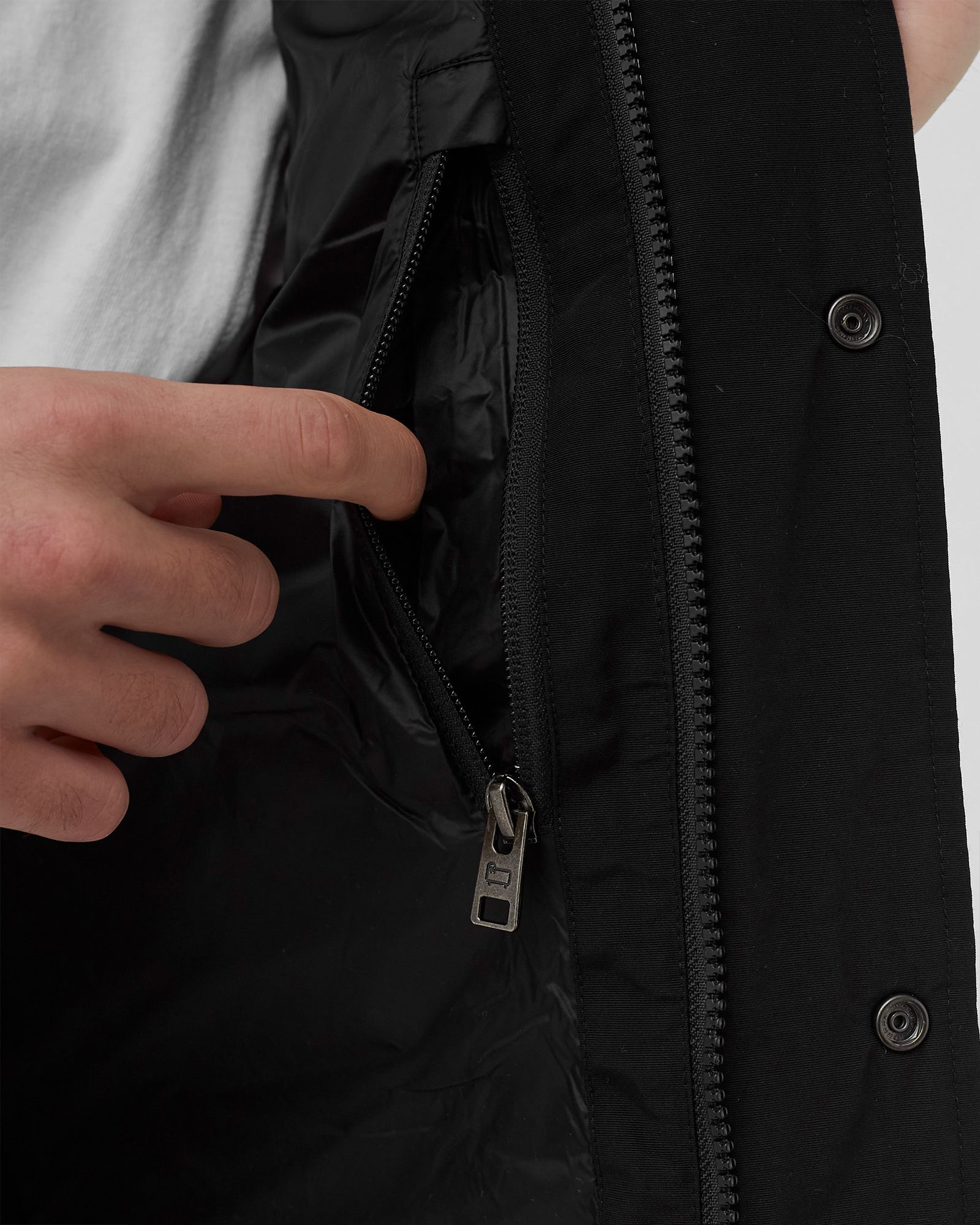 ALEUTIAN DETACHABLE HOOD VEST