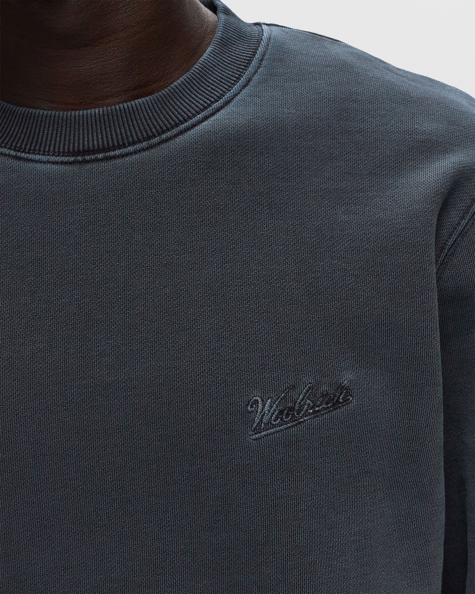 GARMENT DYED CREWNECK