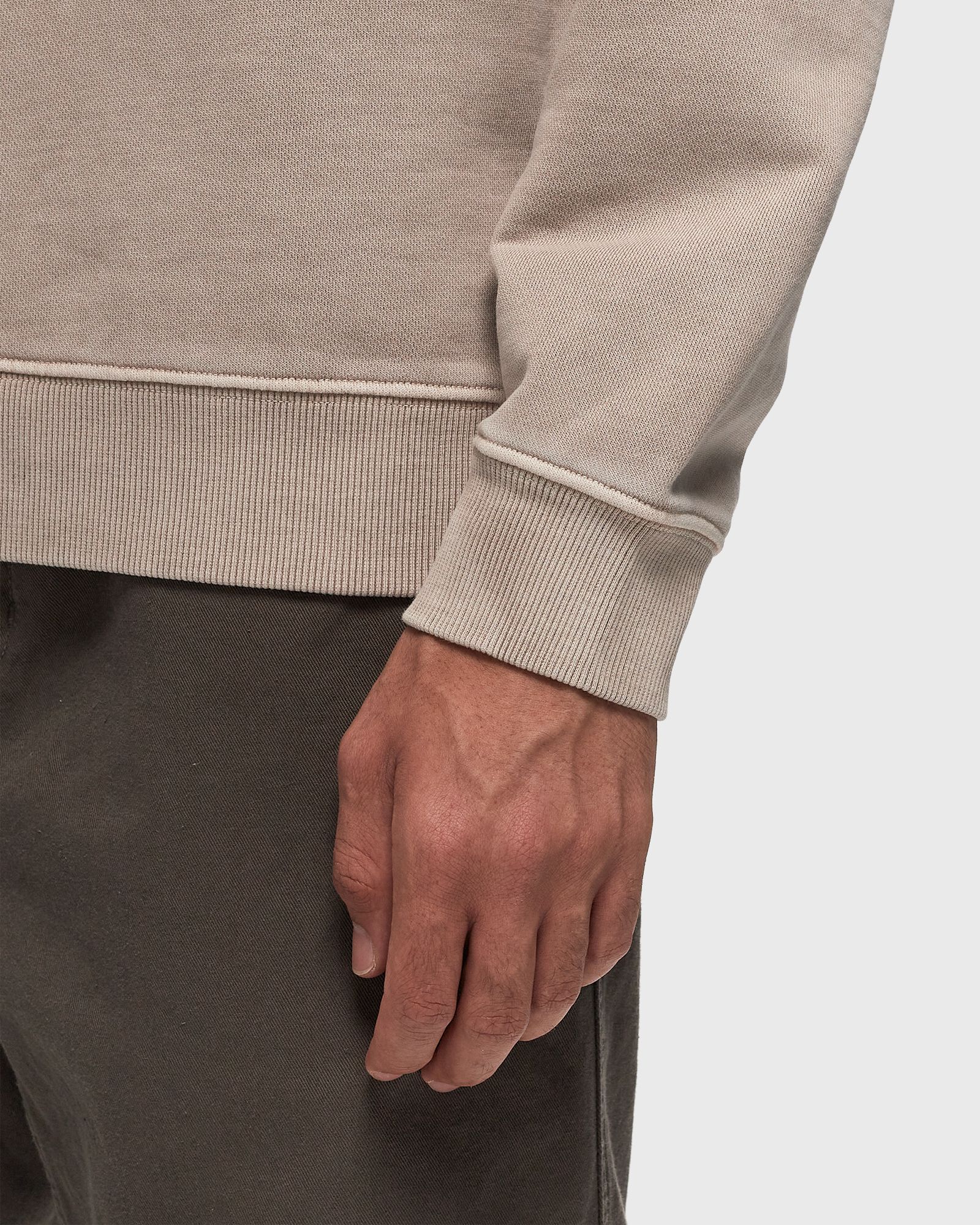 GARMENT DYED CREWNECK