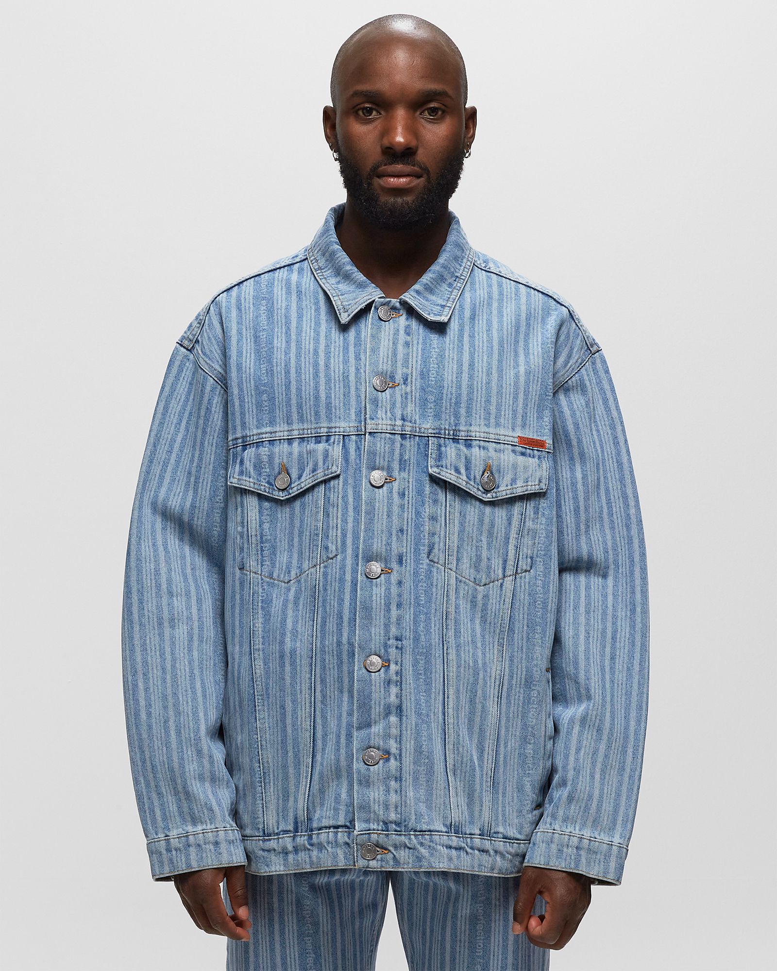 OVERSIZED DENIM JACKET