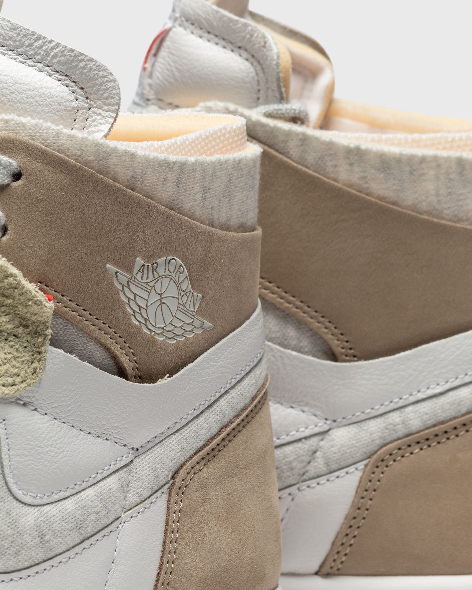 WMNS Air Jordan 1 Zoom Air Comfort 'Olive Aura'