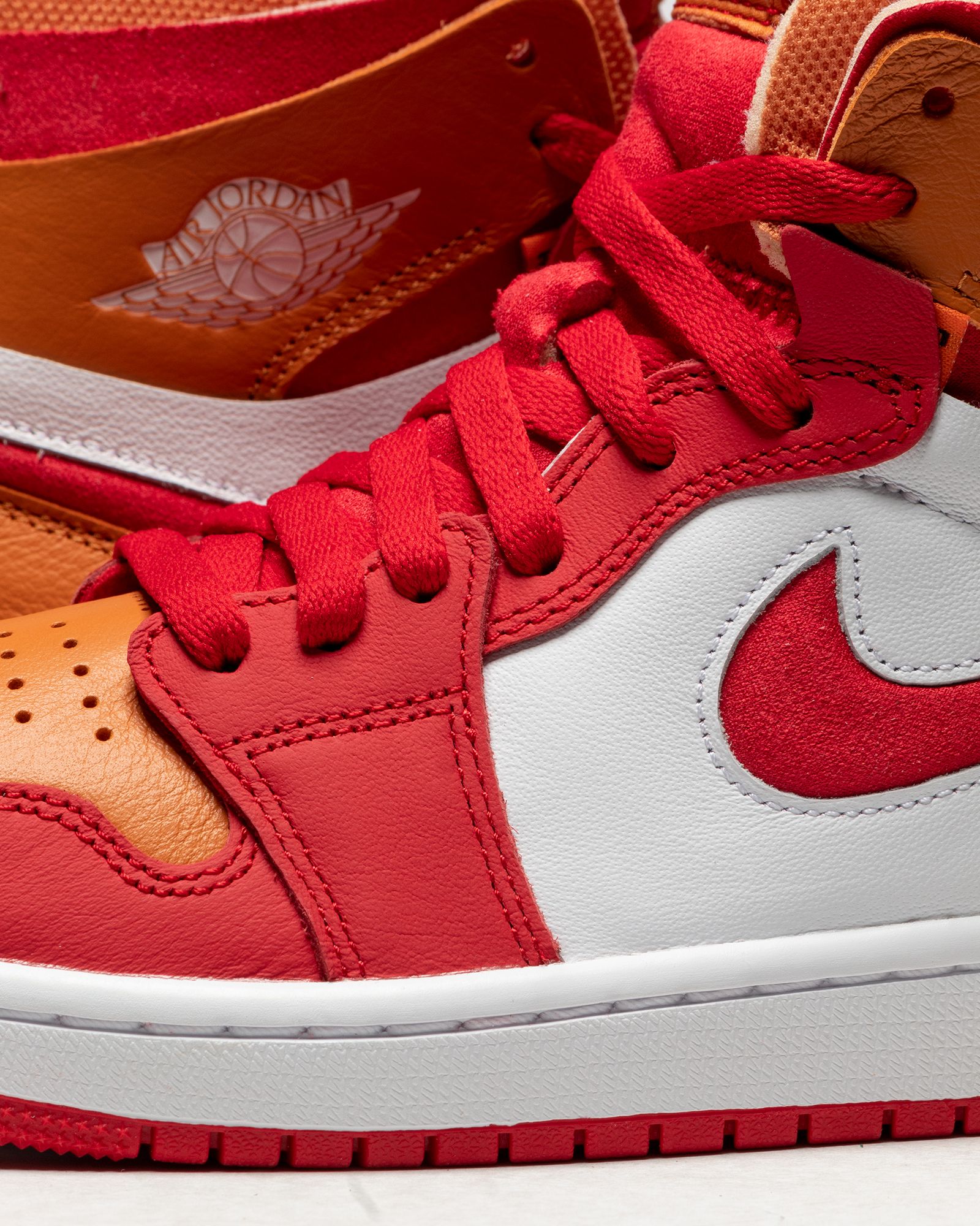 WMNS Air Jordan 1 Zoom Air Comfort