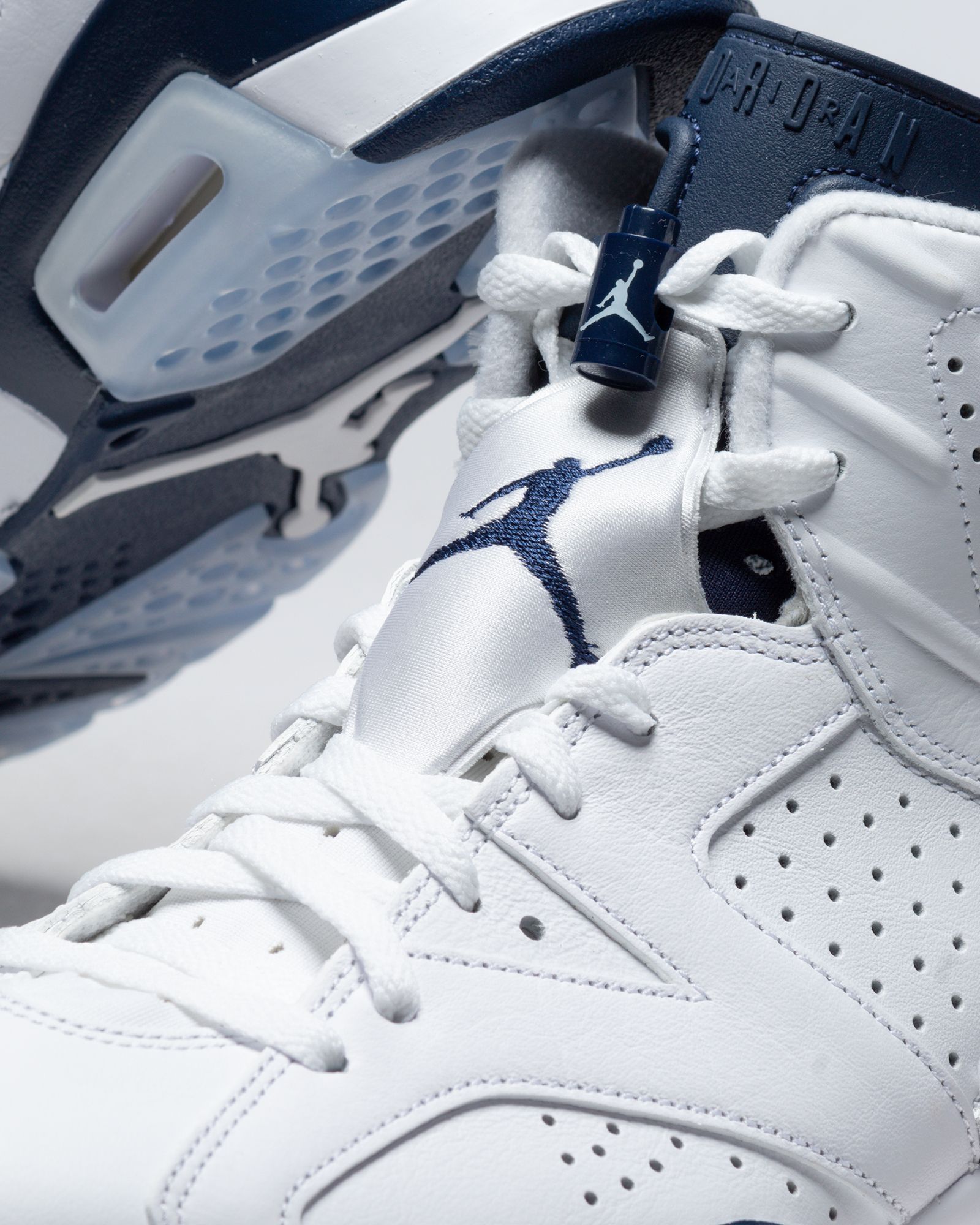 Air Jordan 6 Retro "Midnight Navy"