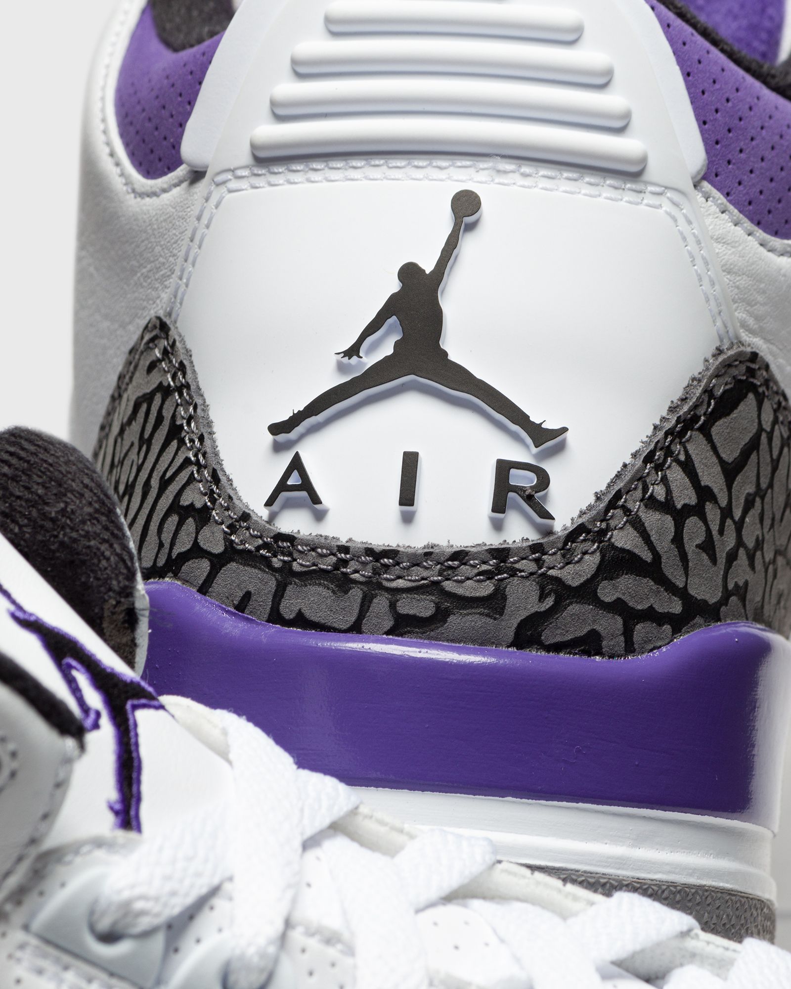 Air Jordan 3 Retro "Dark Iris"