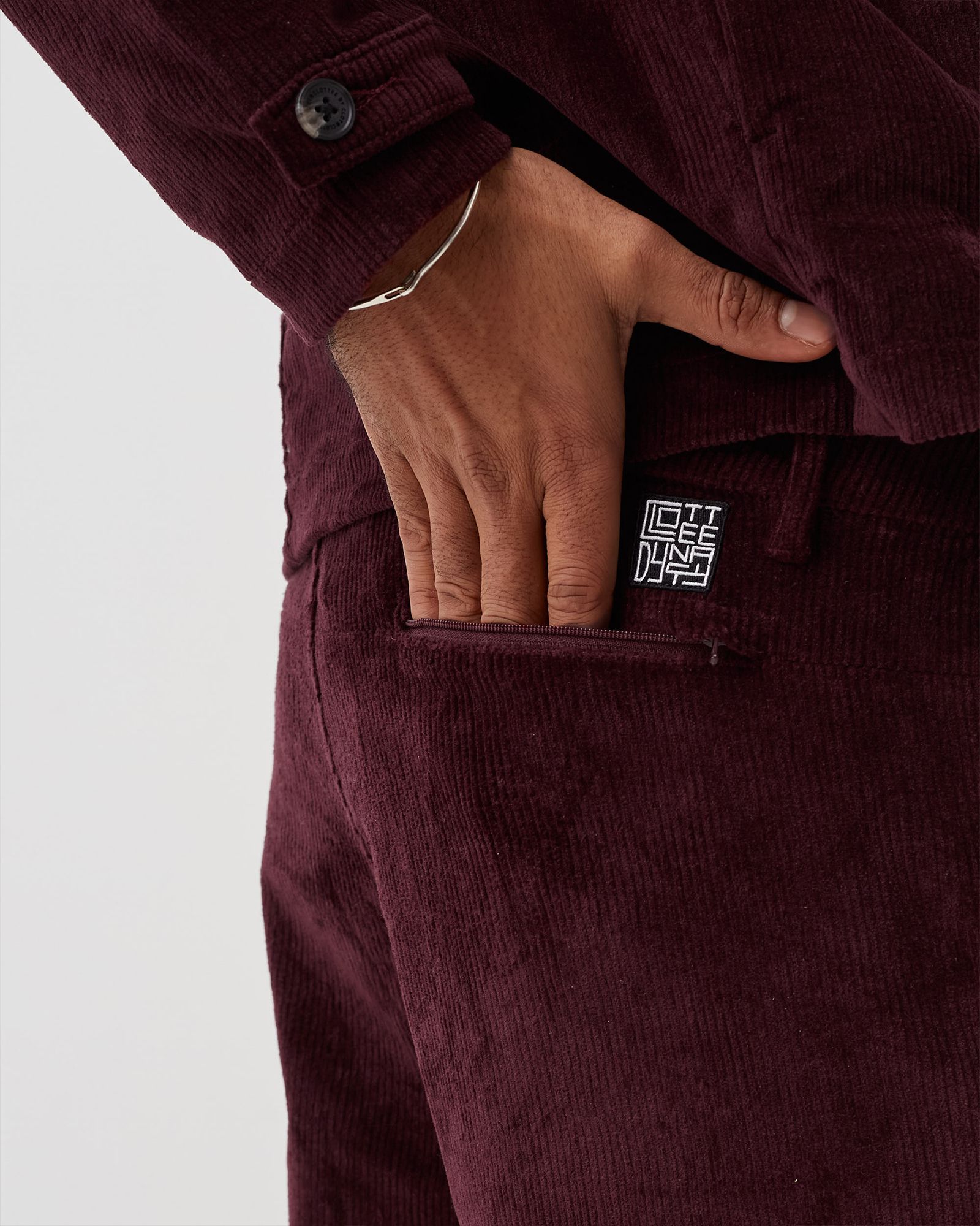 VELVET TAPEPED PANTS