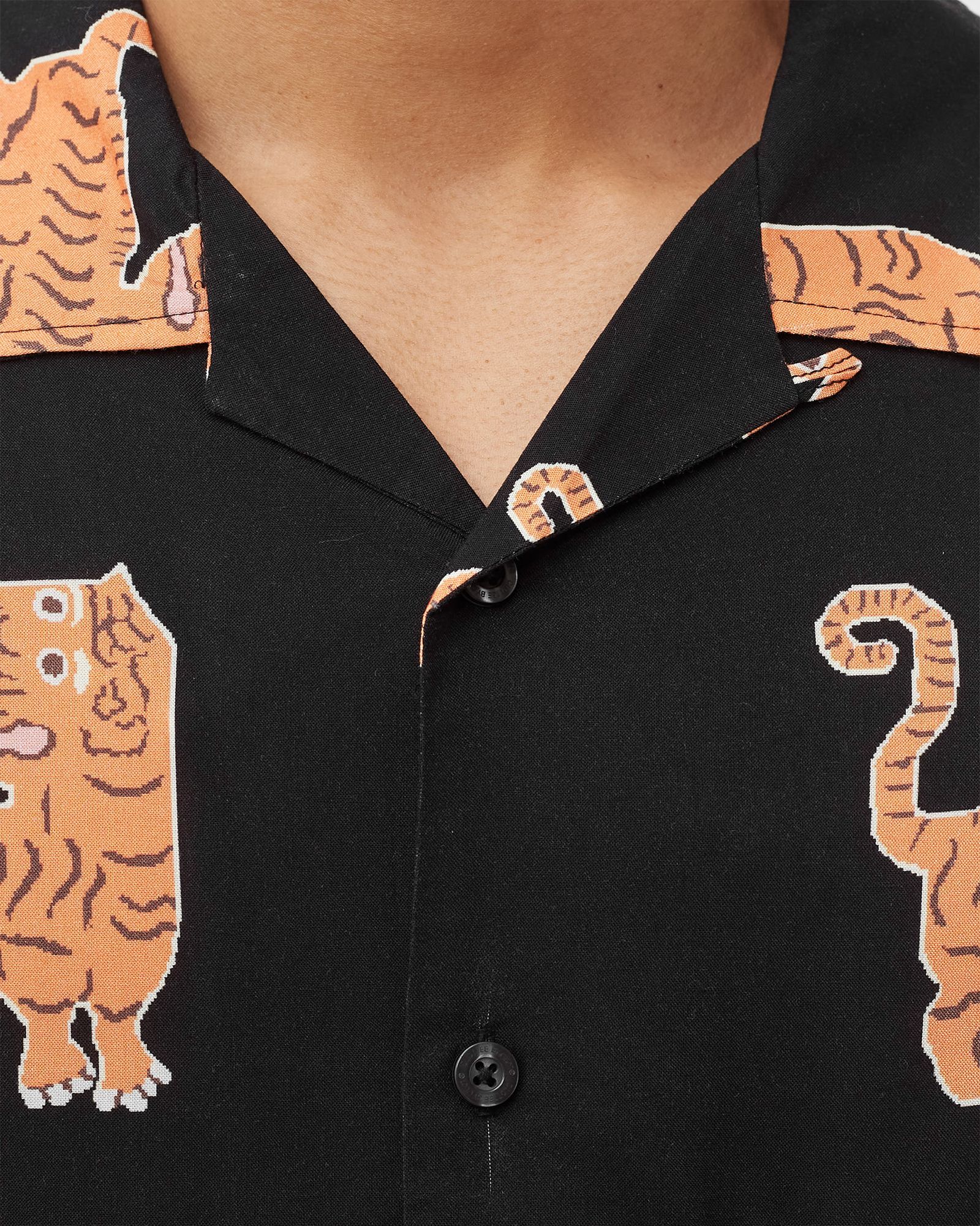 TIGER LONGSLEEVE SHIRT