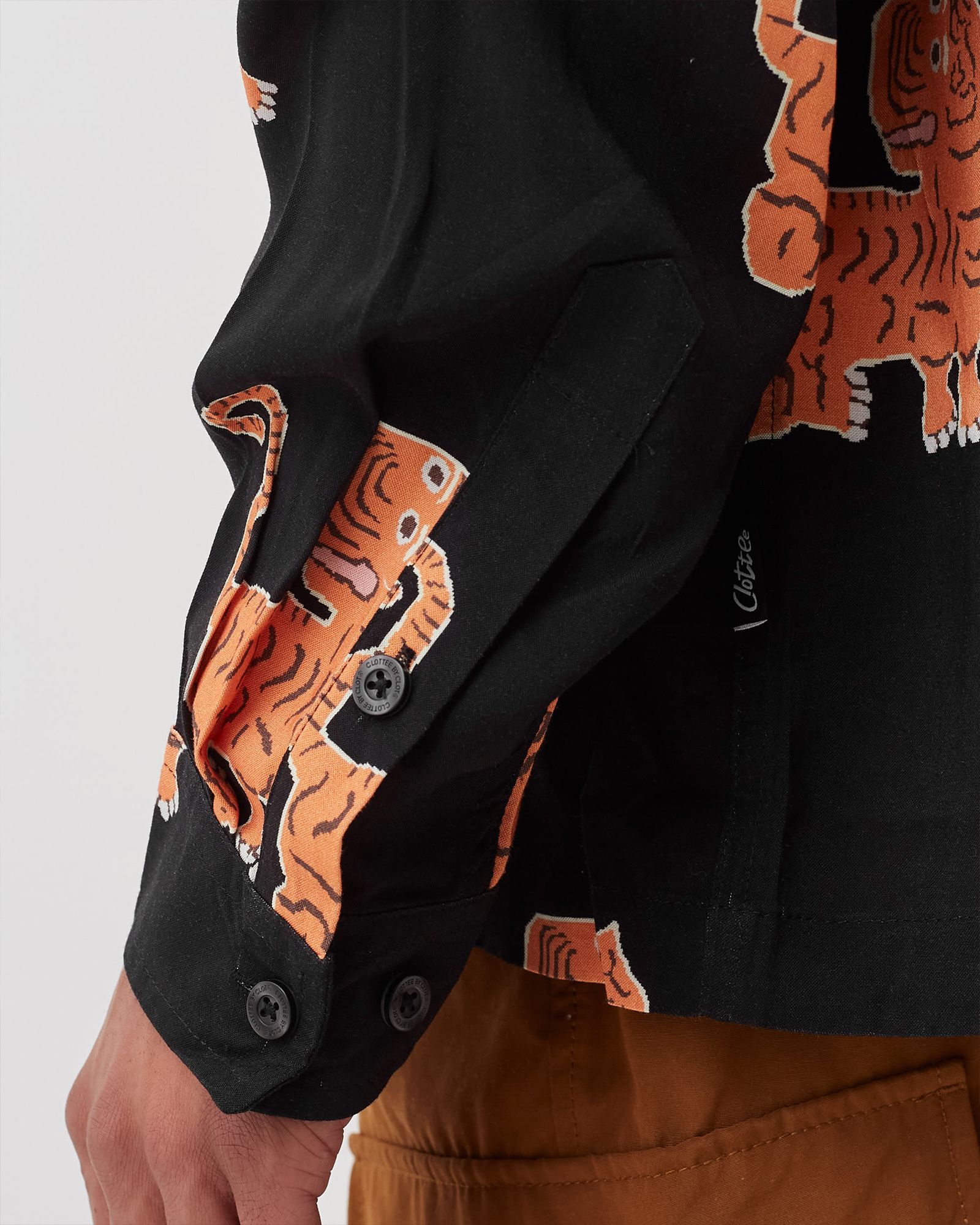 TIGER LONGSLEEVE SHIRT